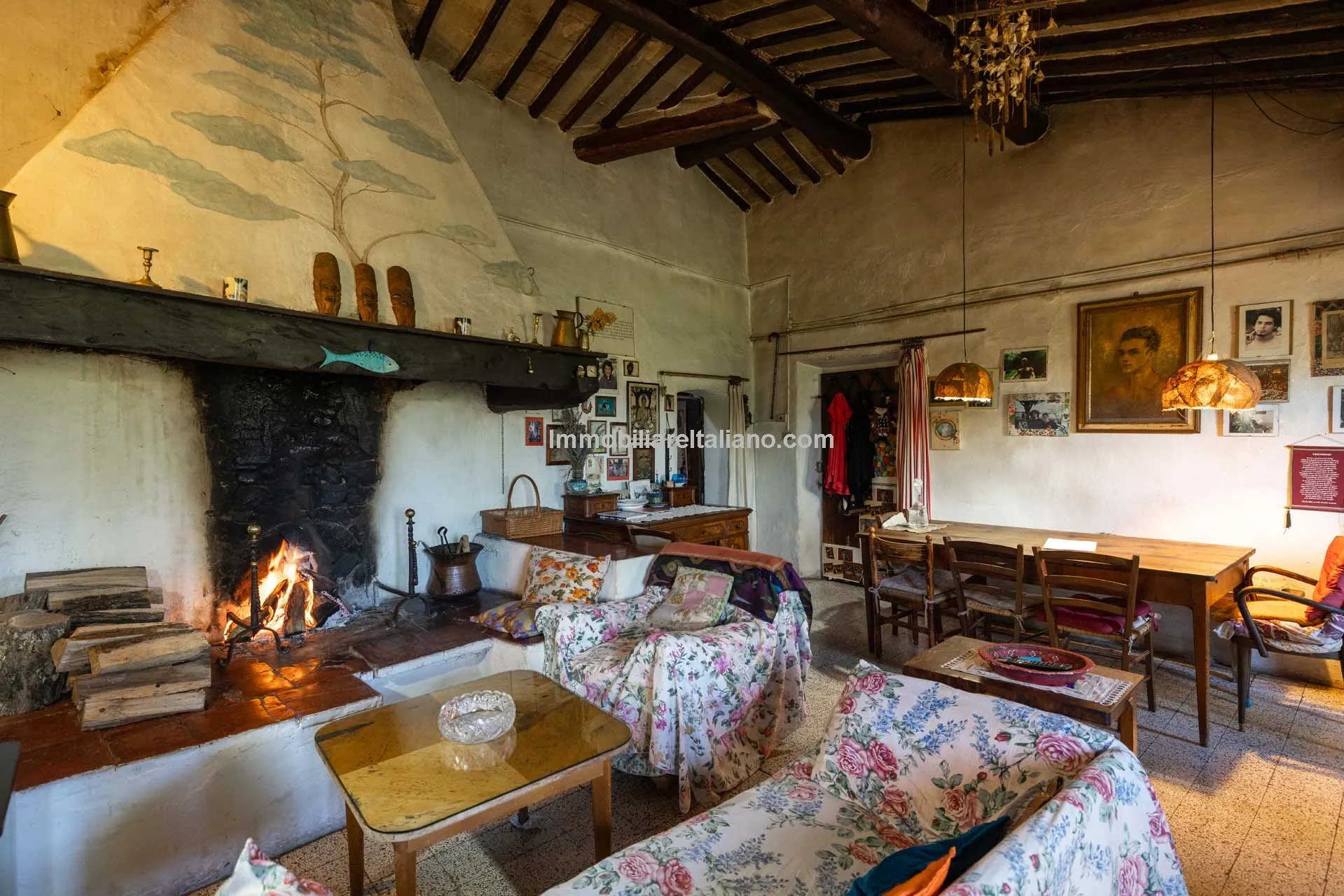 6-Bedroom Country House with Expansive Grounds in Chianti, Tuscany - View image 25 of 51