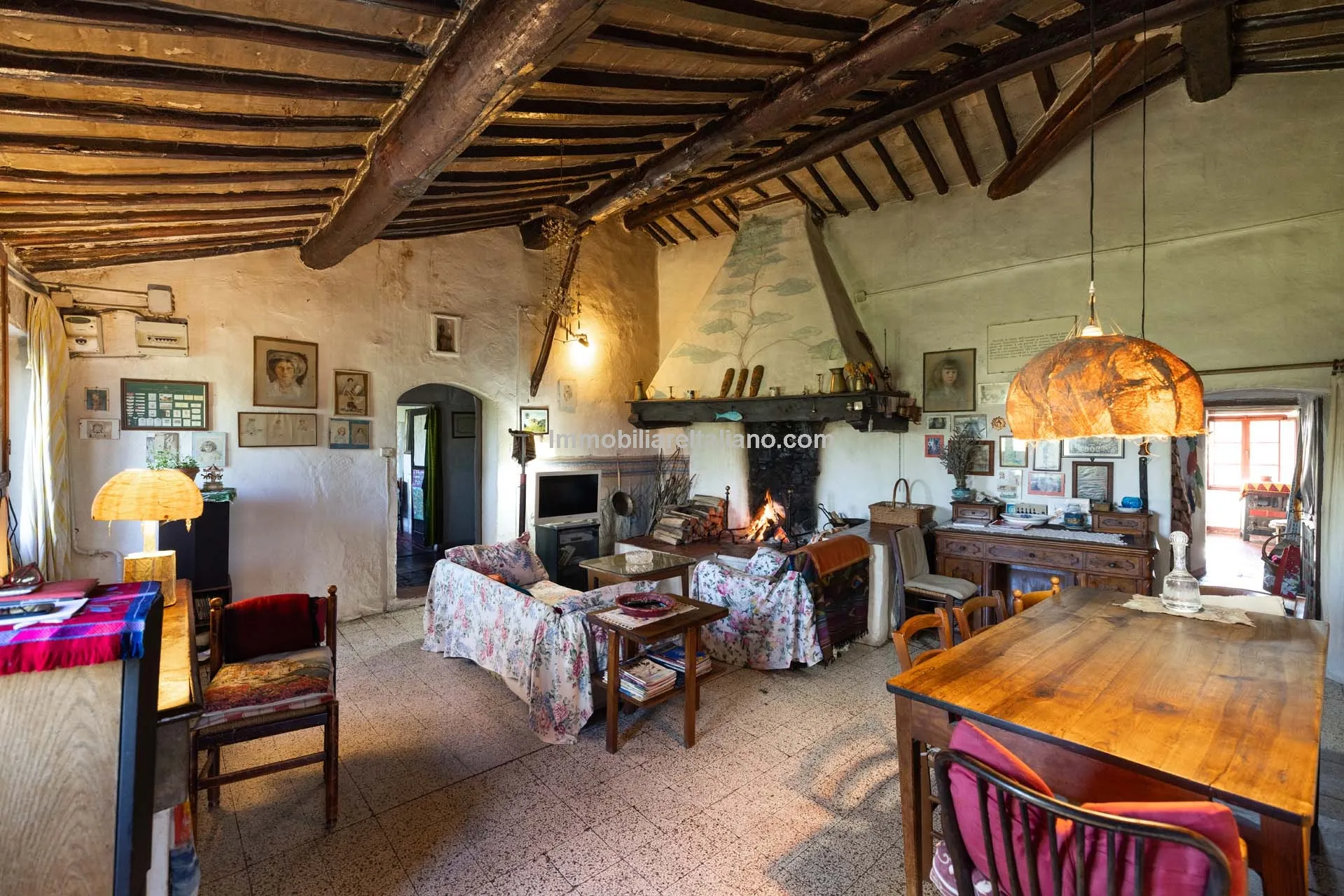 6-Bedroom Country House with Expansive Grounds in Chianti, Tuscany - View image 26 of 51