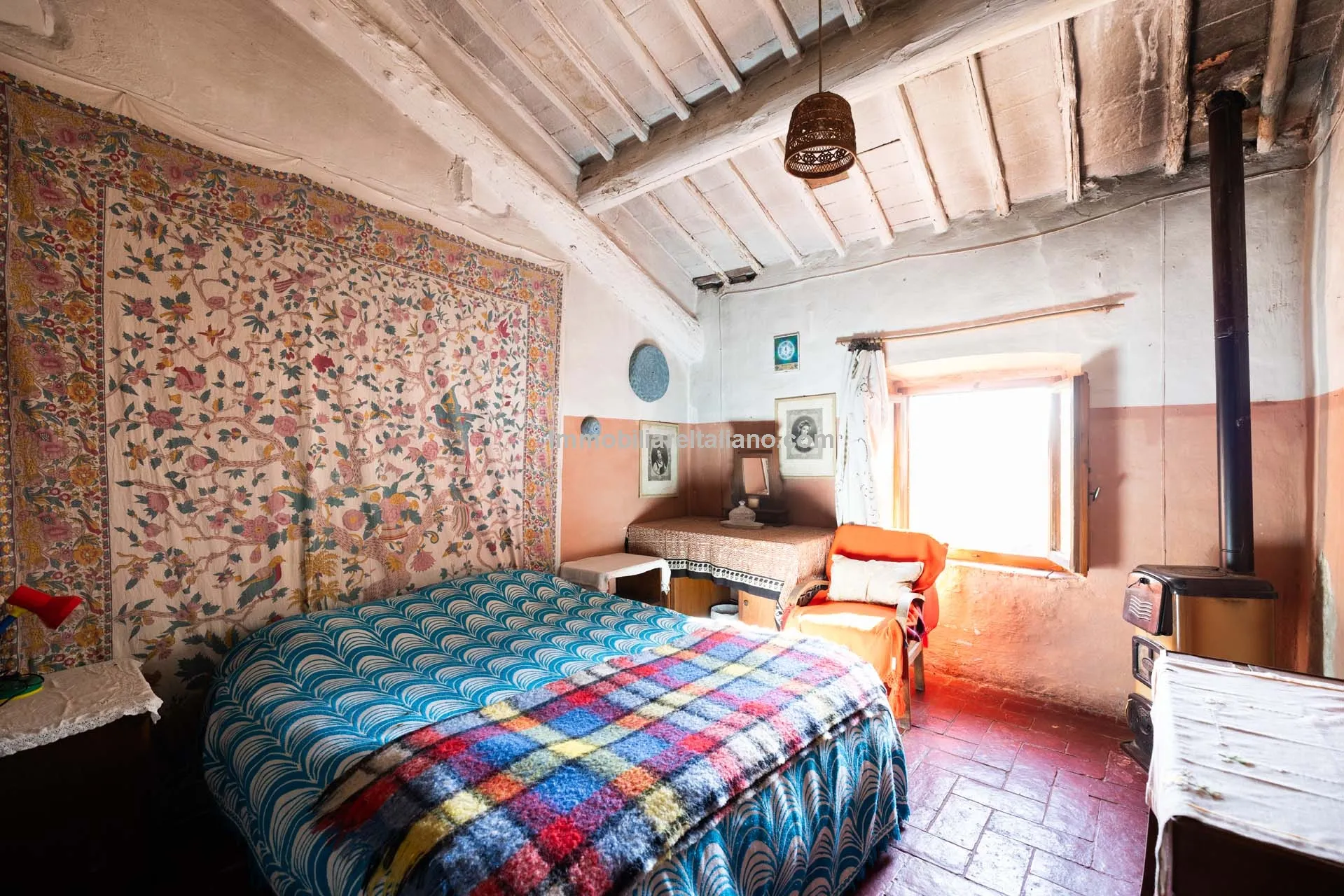 6-Bedroom Country House with Expansive Grounds in Chianti, Tuscany - View image 33 of 51