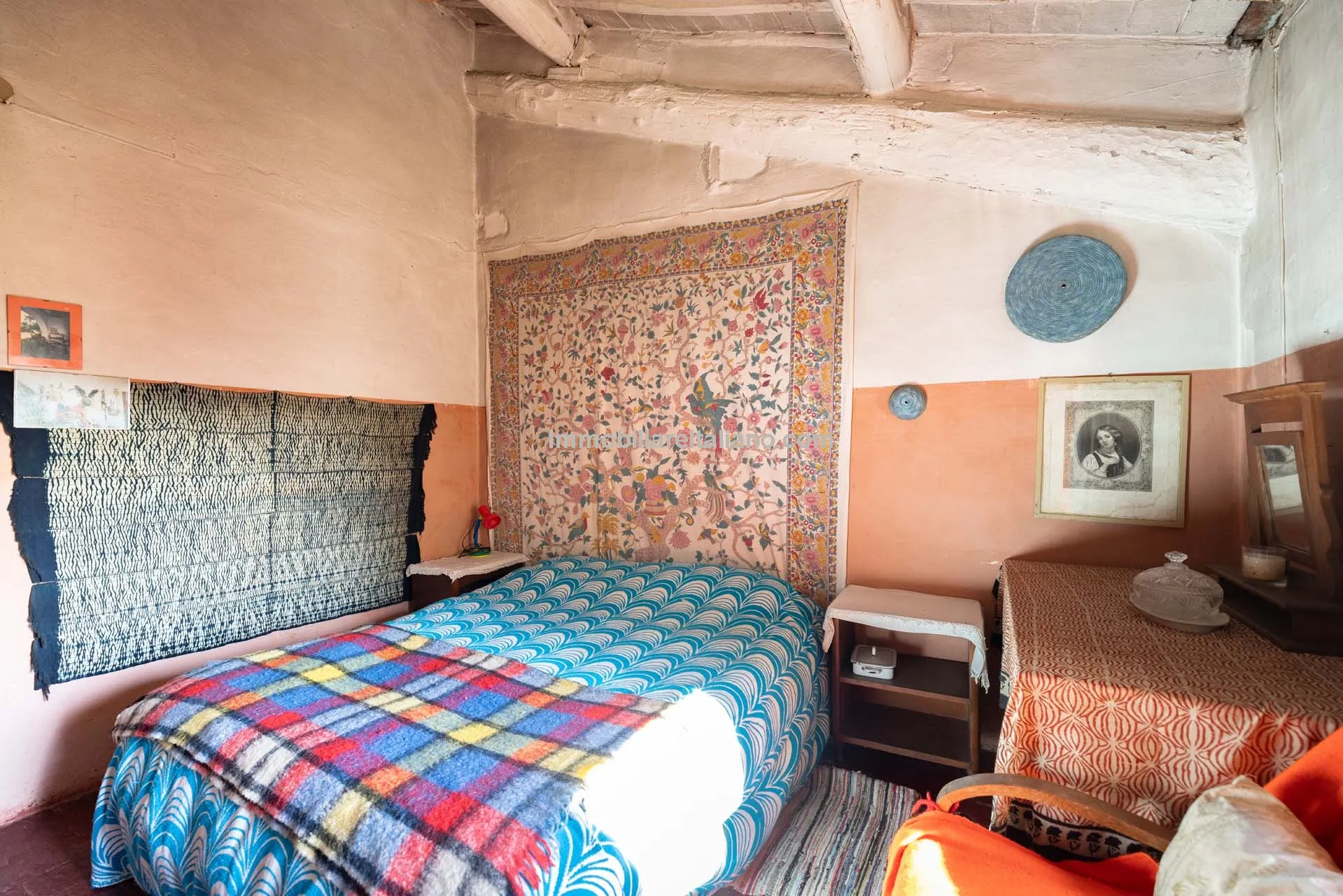 6-Bedroom Country House with Expansive Grounds in Chianti, Tuscany - View image 34 of 51