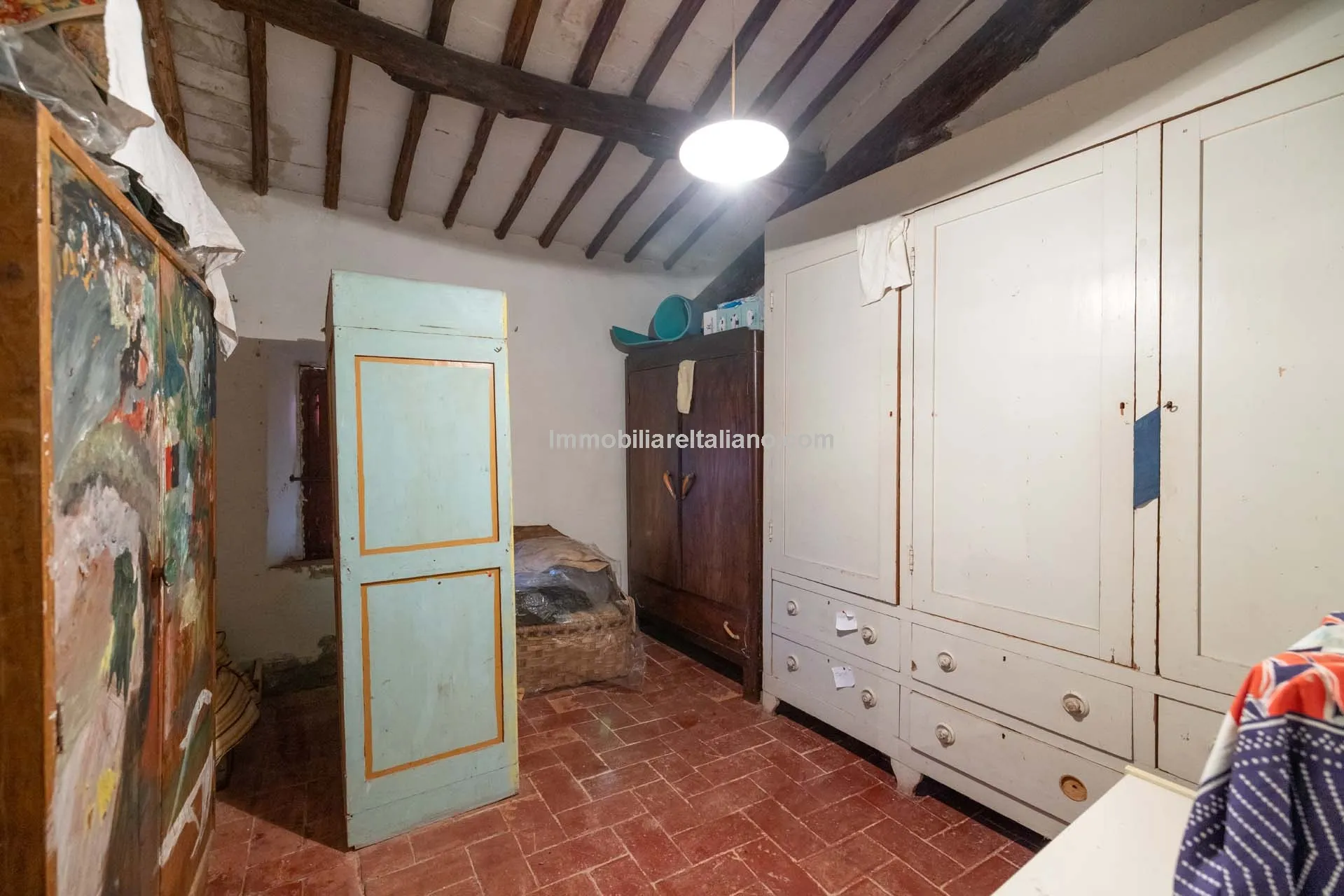 6-Bedroom Country House with Expansive Grounds in Chianti, Tuscany - View image 36 of 51