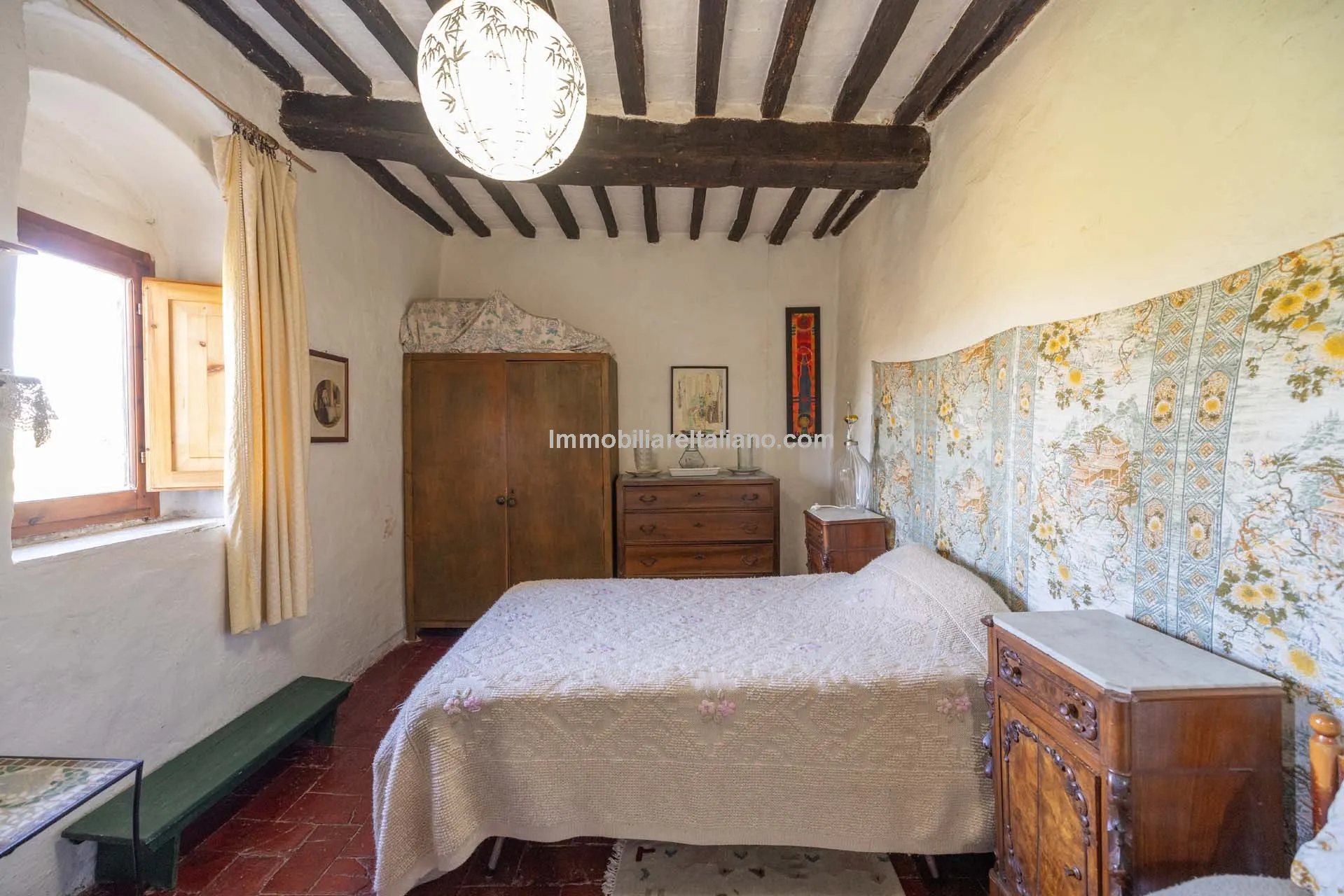 6-Bedroom Country House with Expansive Grounds in Chianti, Tuscany - View image 37 of 51