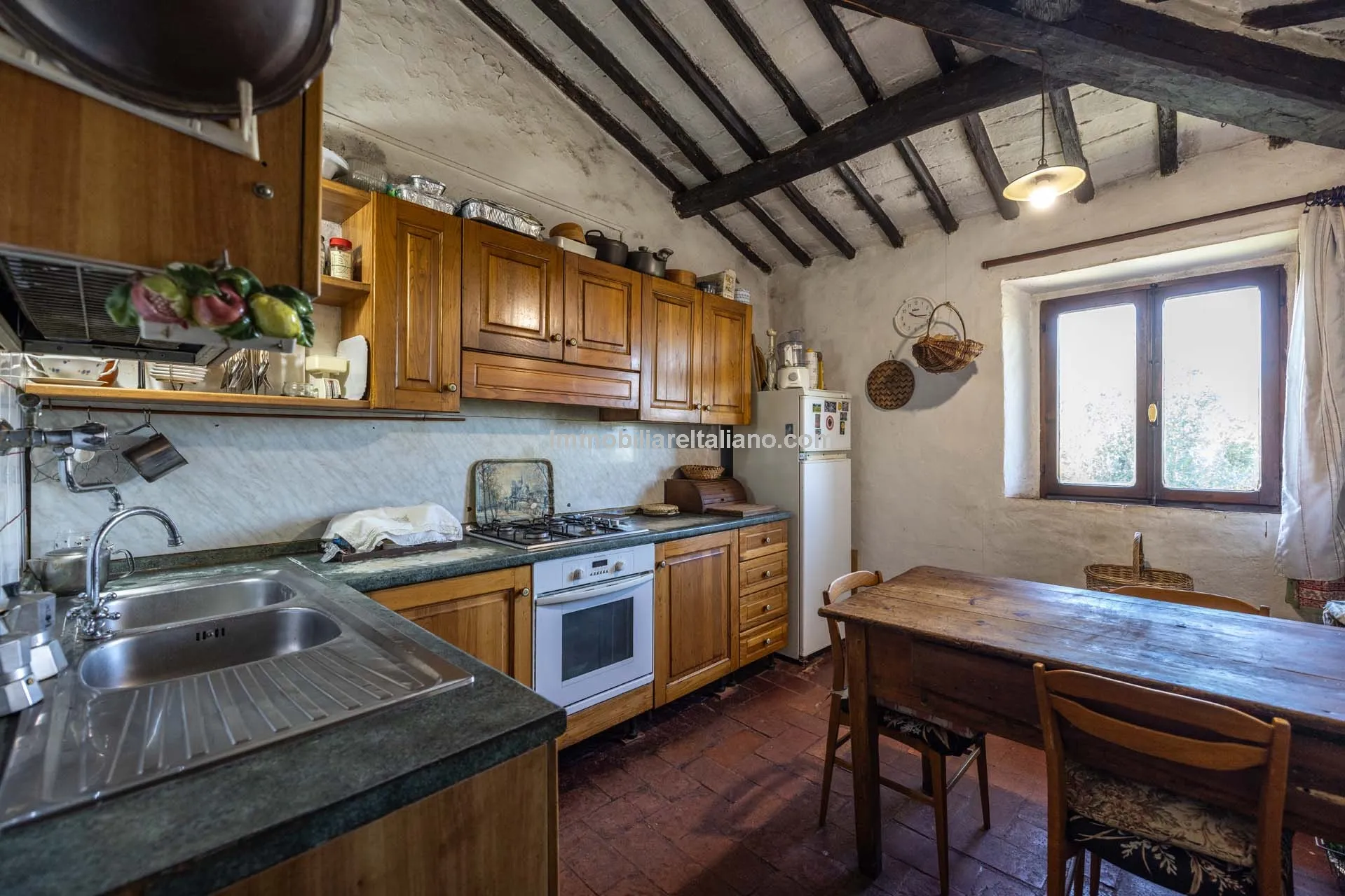 6-Bedroom Country House with Expansive Grounds in Chianti, Tuscany - View image 39 of 51