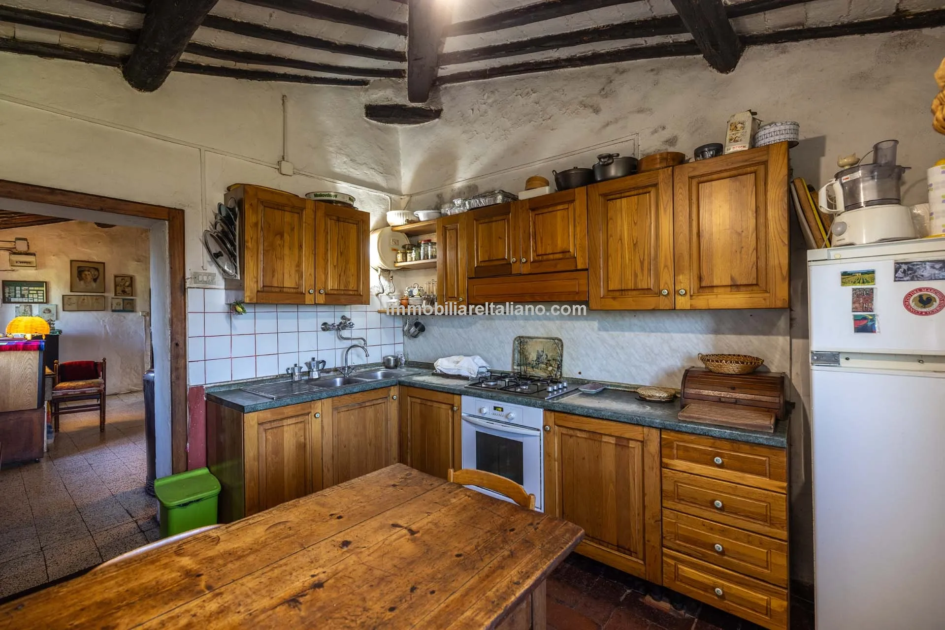 6-Bedroom Country House with Expansive Grounds in Chianti, Tuscany - View image 40 of 51