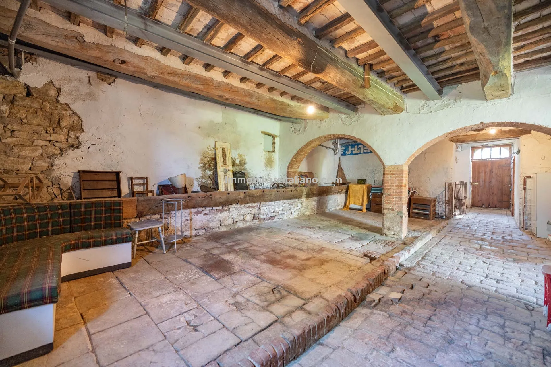 6-Bedroom Country House with Expansive Grounds in Chianti, Tuscany - View image 46 of 51