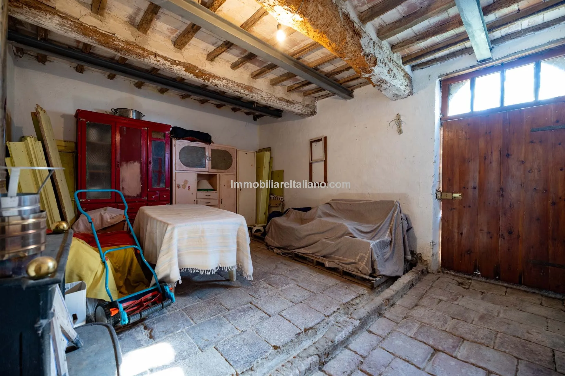 6-Bedroom Country House with Expansive Grounds in Chianti, Tuscany - View image 47 of 51