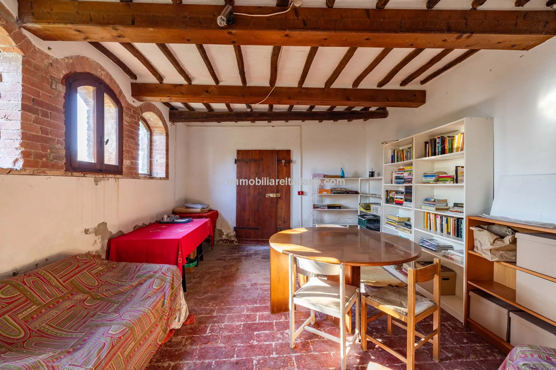 6-Bedroom Country House with Expansive Grounds in Chianti, Tuscany - View image 51 of 51