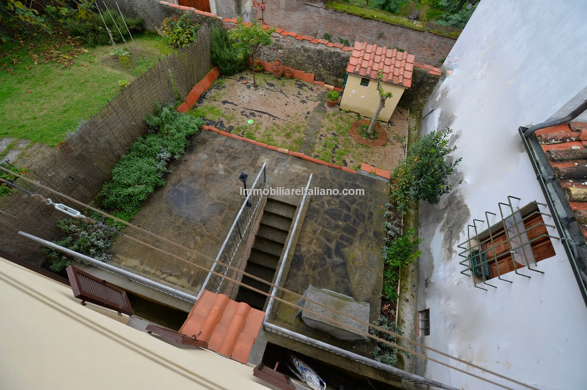 Historic 5-Bedroom Townhouse with B&B Licence in Sansepolcro, Tuscany - View image 6 of 36