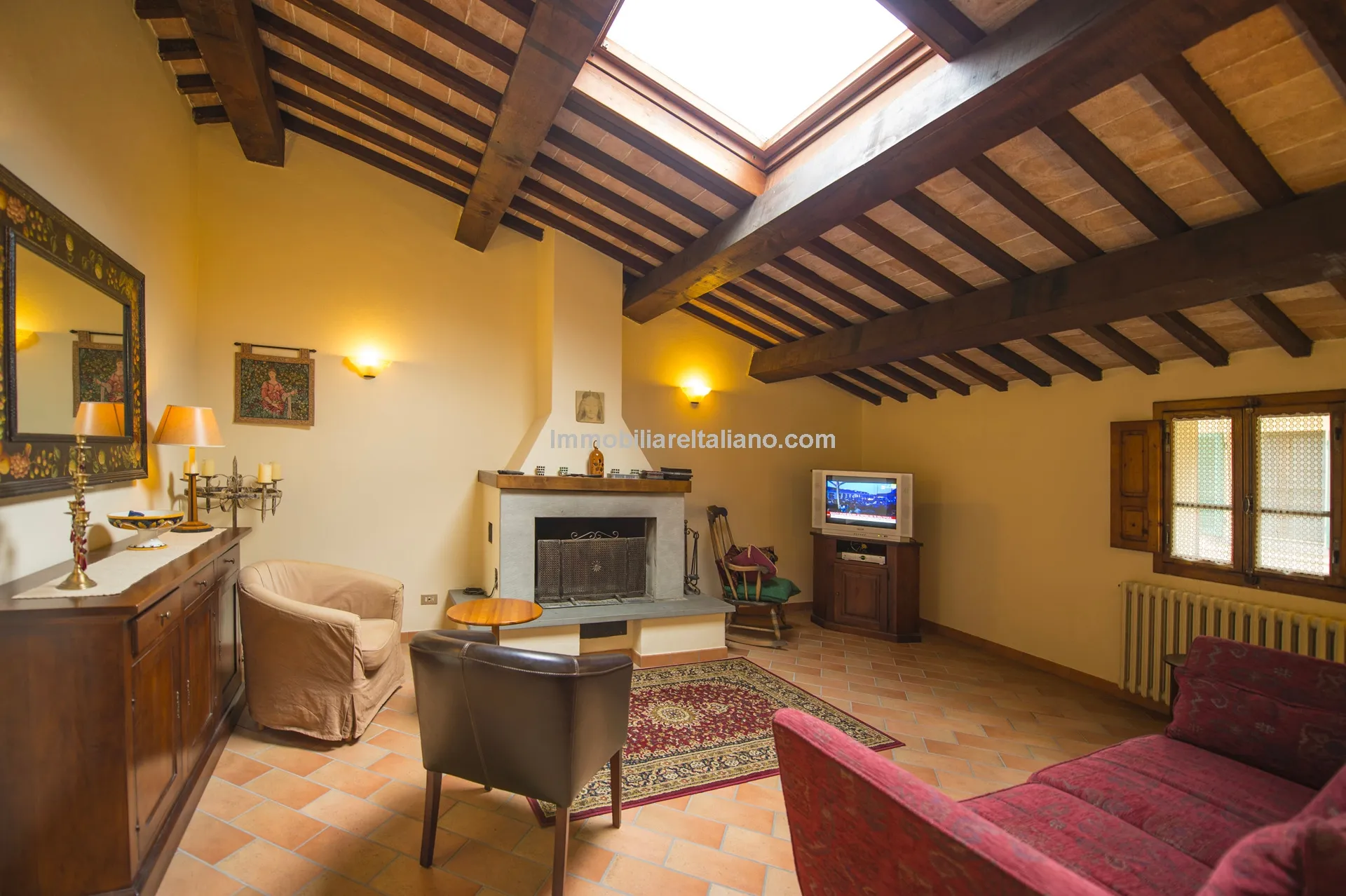 Historic 5-Bedroom Townhouse with B&B Licence in Sansepolcro, Tuscany - View image 7 of 36