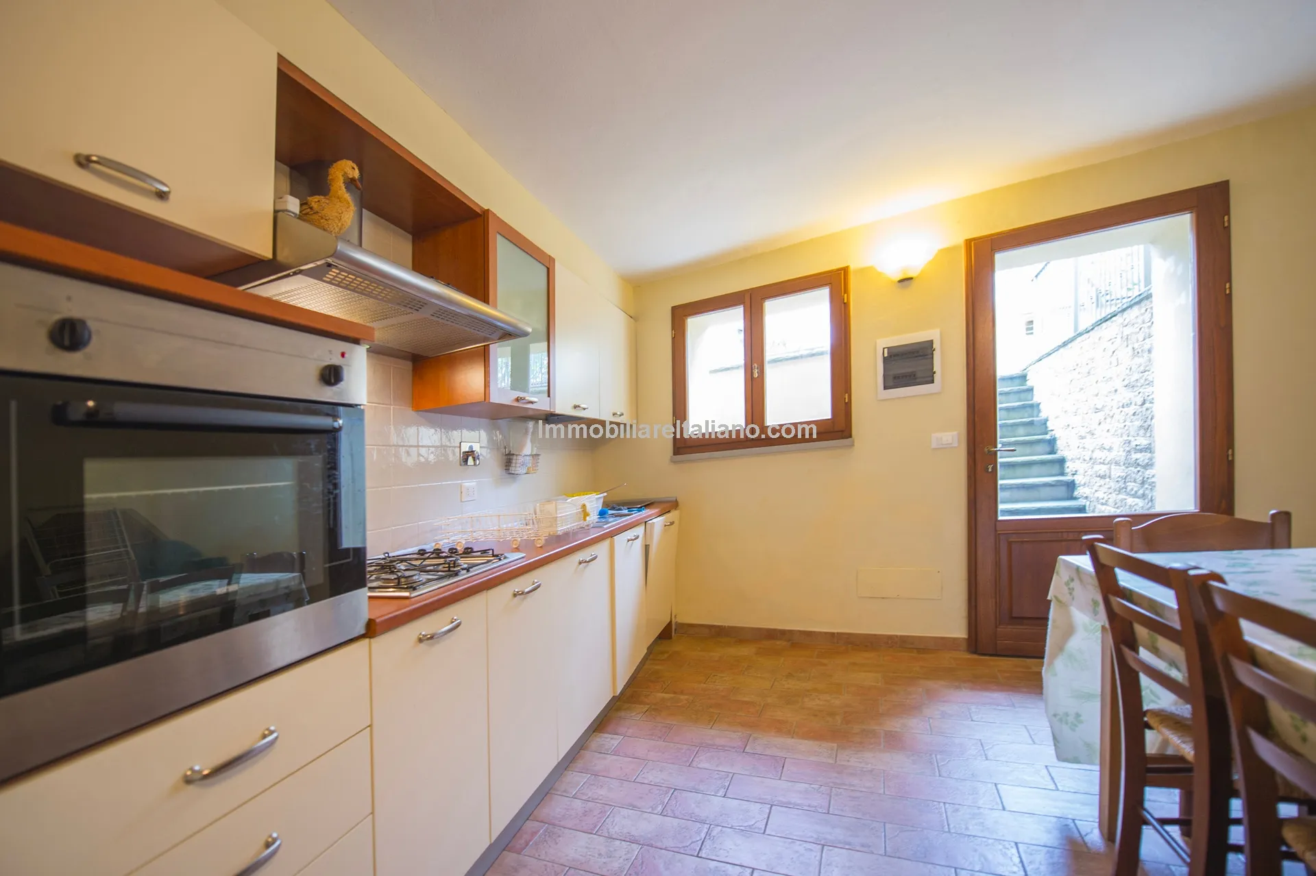 Historic 5-Bedroom Townhouse with B&B Licence in Sansepolcro, Tuscany - View image 11 of 36