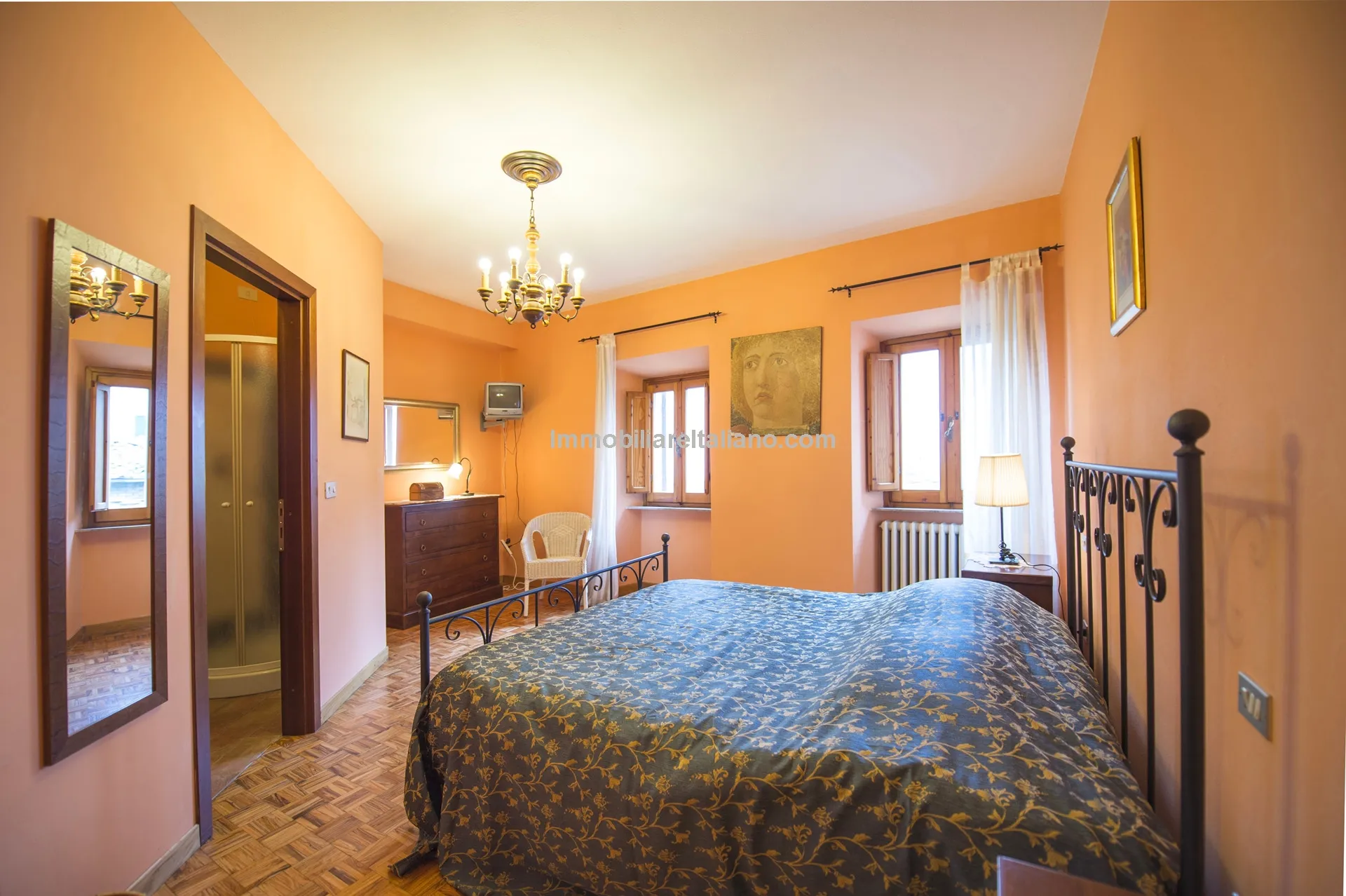 Historic 5-Bedroom Townhouse with B&B Licence in Sansepolcro, Tuscany - View image 14 of 36