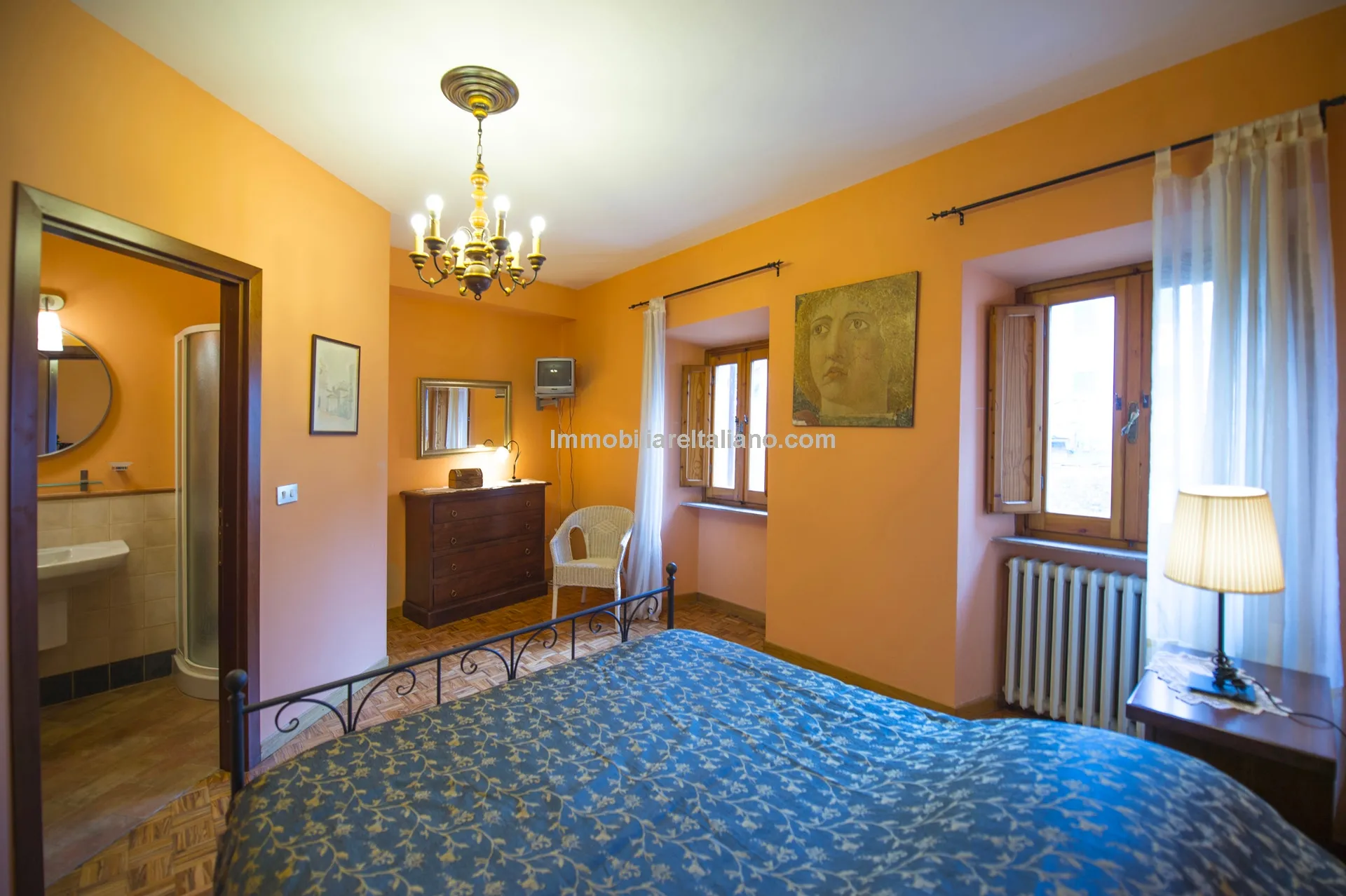 Historic 5-Bedroom Townhouse with B&B Licence in Sansepolcro, Tuscany - View image 15 of 36