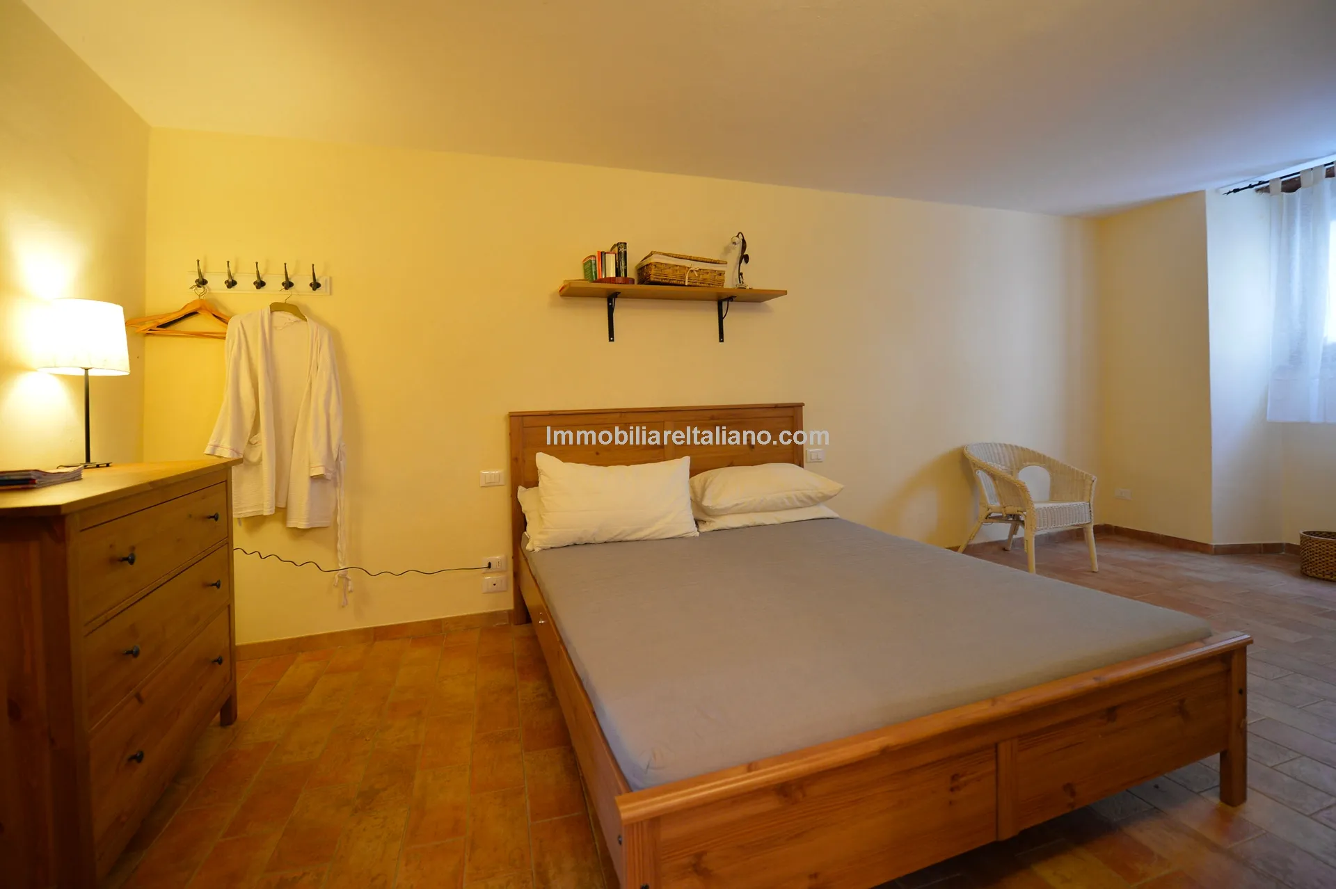 Historic 5-Bedroom Townhouse with B&B Licence in Sansepolcro, Tuscany - View image 19 of 36