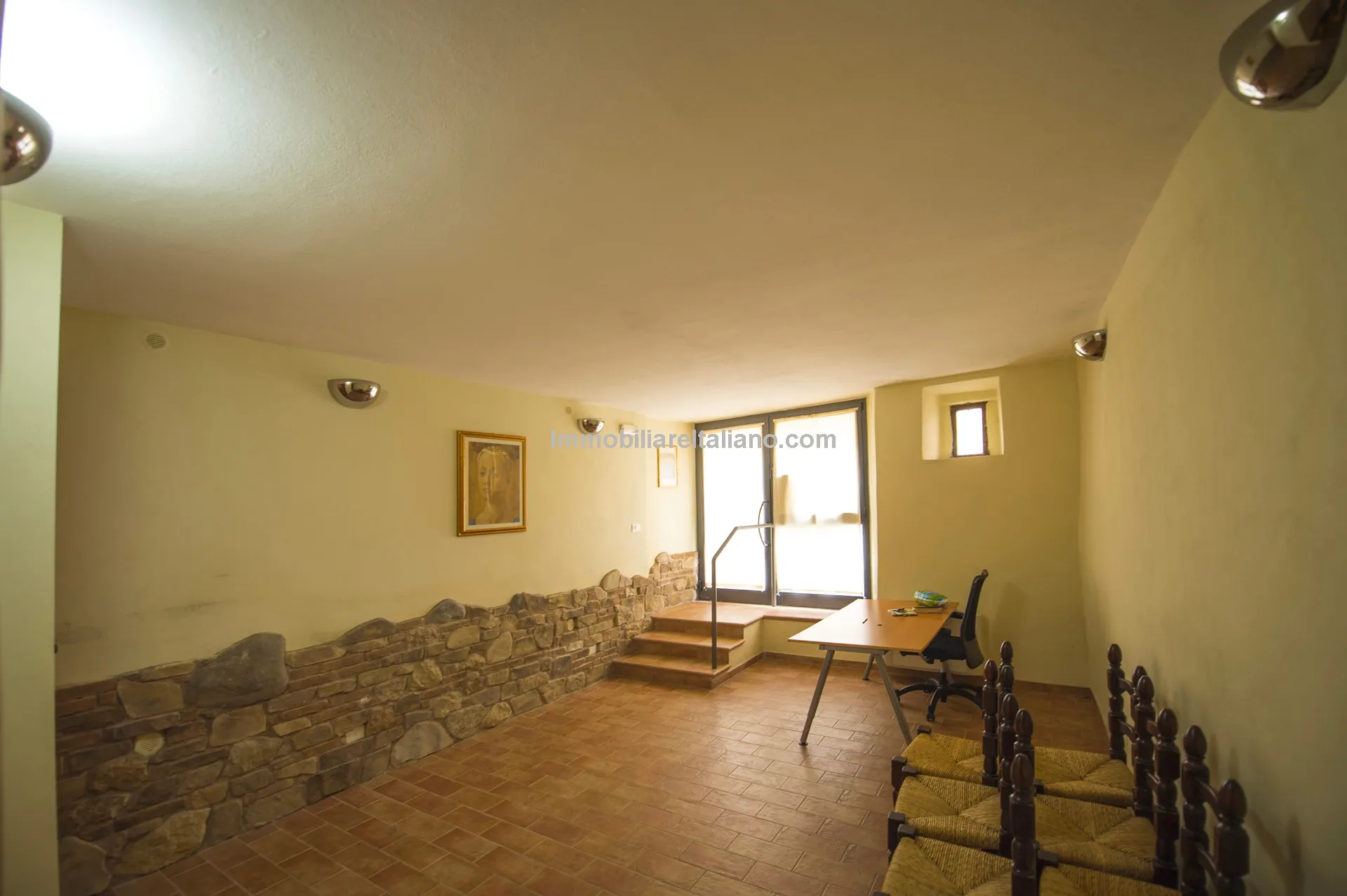 Historic 5-Bedroom Townhouse with B&B Licence in Sansepolcro, Tuscany - View image 24 of 36