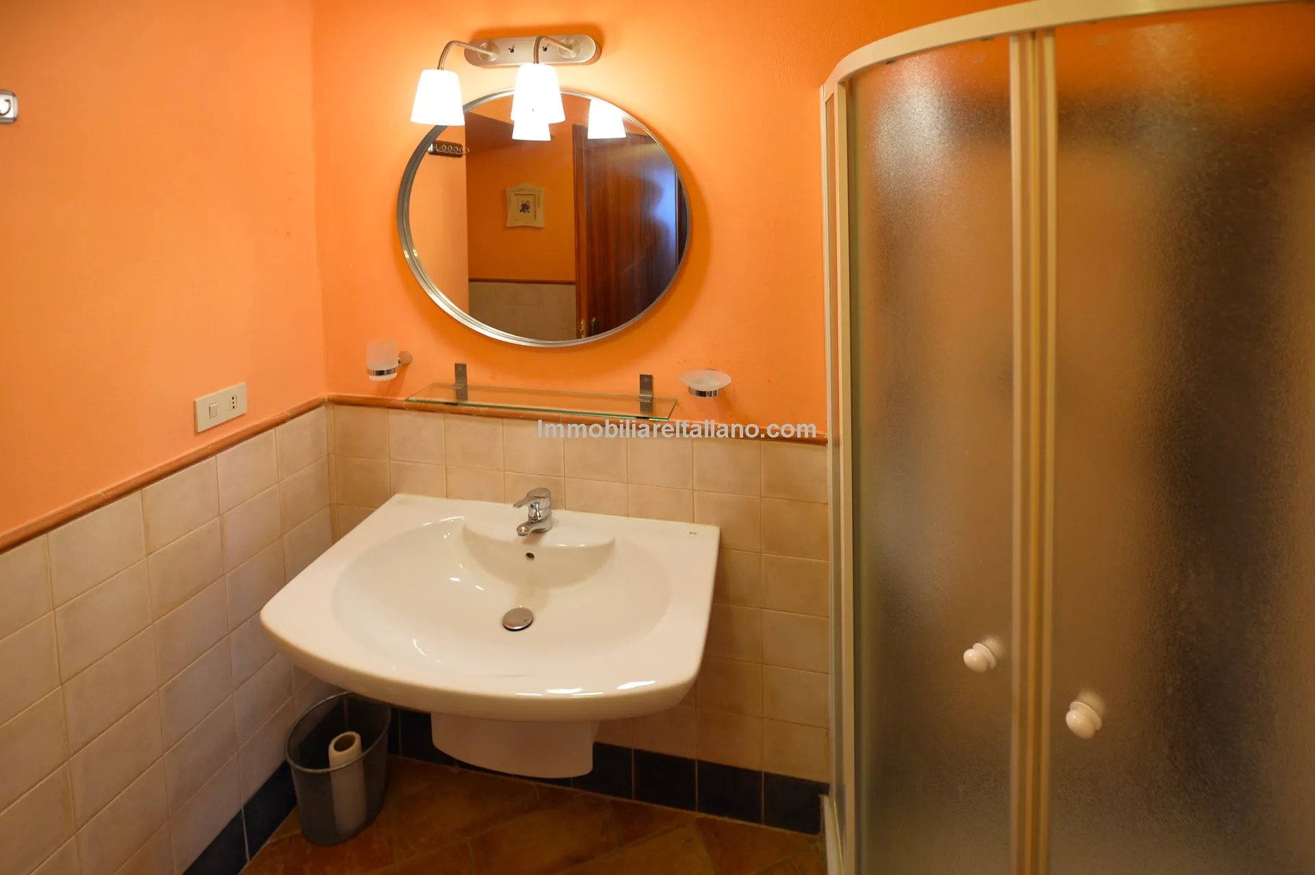 Historic 5-Bedroom Townhouse with B&B Licence in Sansepolcro, Tuscany - View image 27 of 36