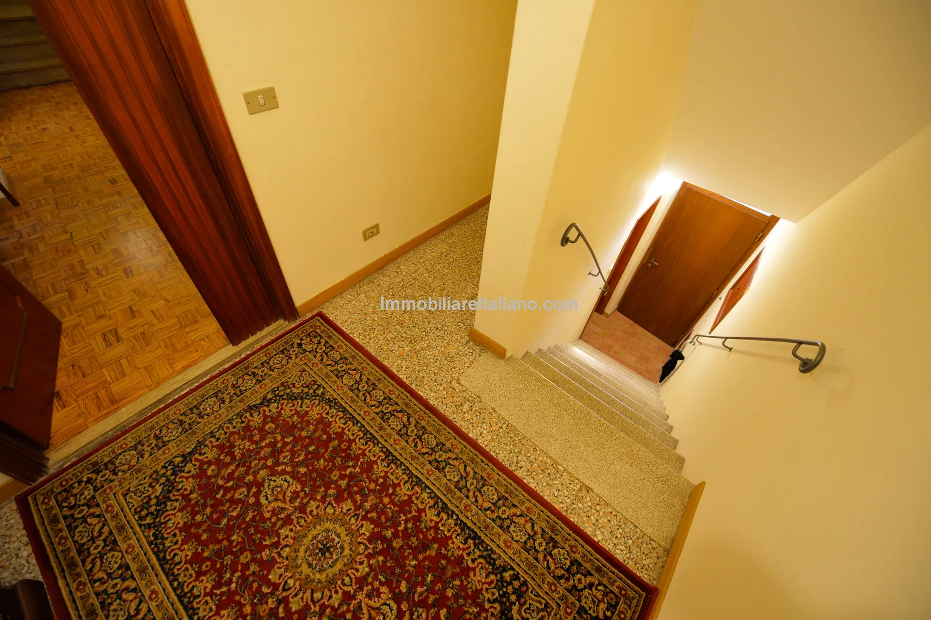 Historic 5-Bedroom Townhouse with B&B Licence in Sansepolcro, Tuscany - View image 33 of 36