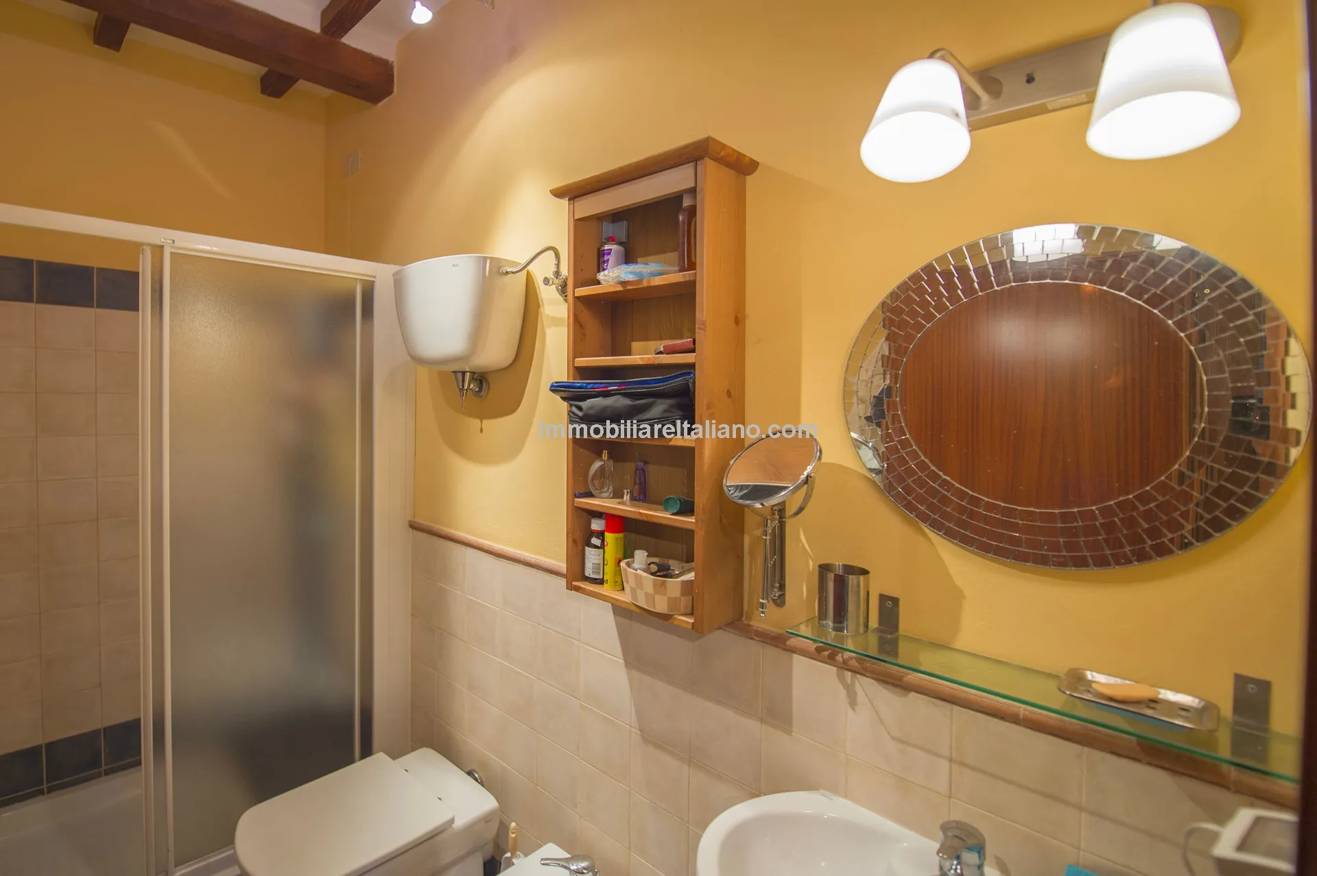 Historic 5-Bedroom Townhouse with B&B Licence in Sansepolcro, Tuscany - View image 34 of 36