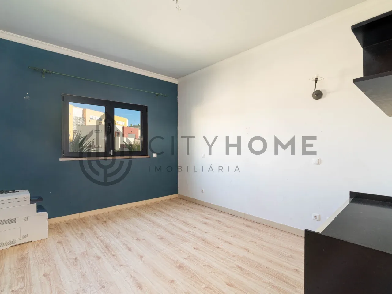 Contemporary Three-Bedroom House with Garden and Balcony in Portimão - View image 13 of 48