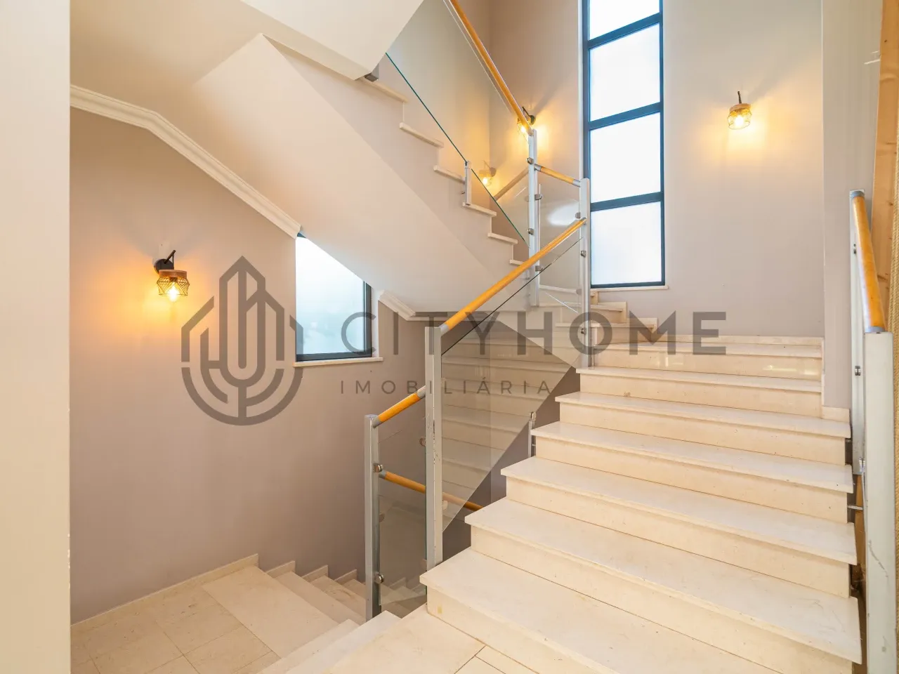 Contemporary Three-Bedroom House with Garden and Balcony in Portimão - View image 16 of 48