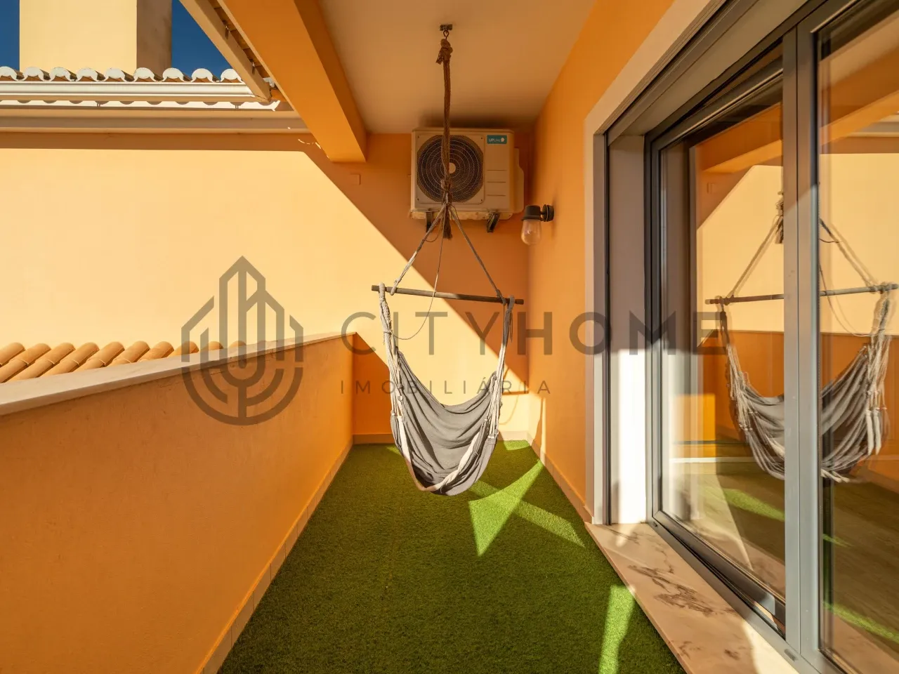 Contemporary Three-Bedroom House with Garden and Balcony in Portimão - View image 28 of 48