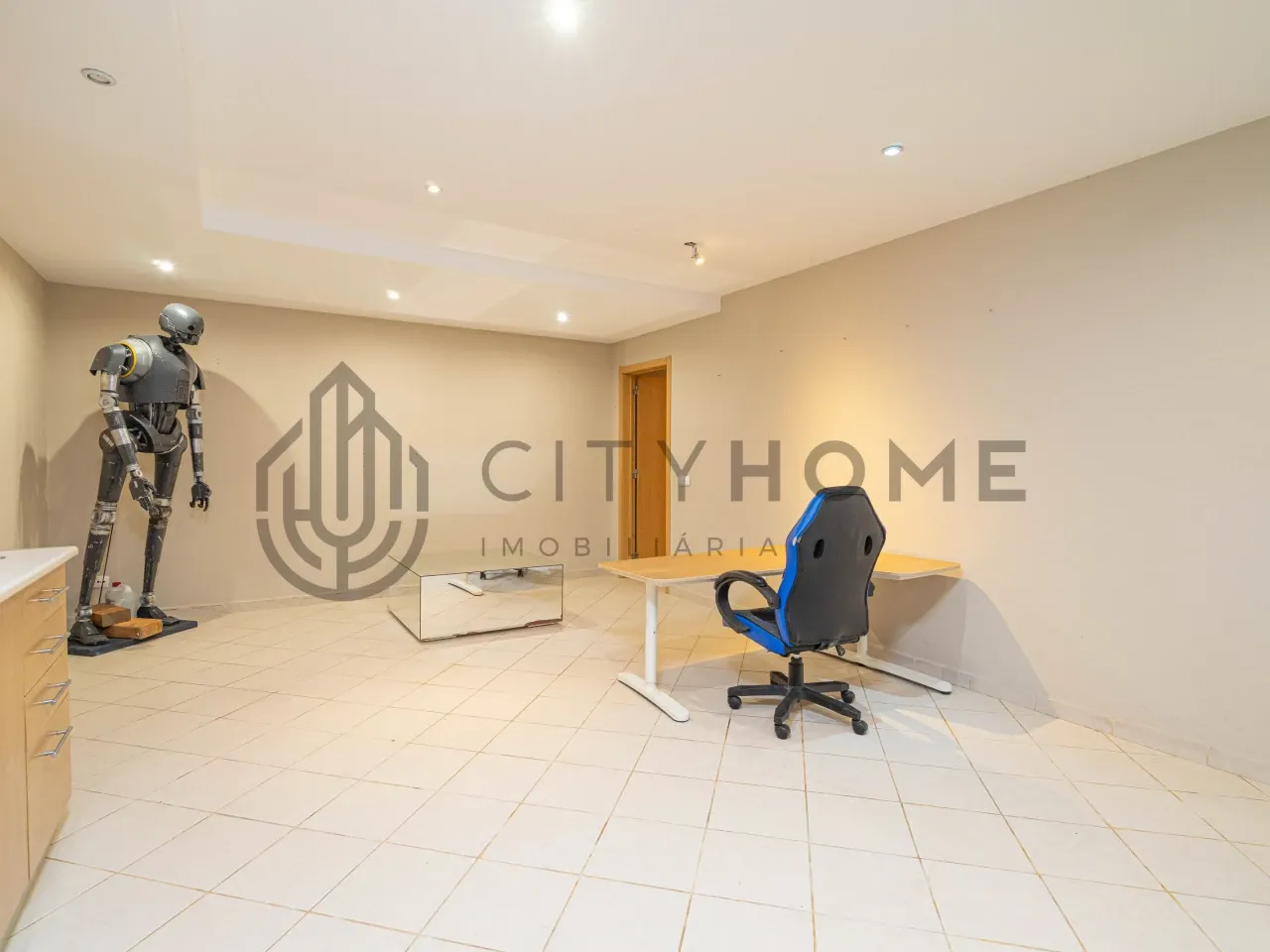 Contemporary Three-Bedroom House with Garden and Balcony in Portimão - View image 43 of 48