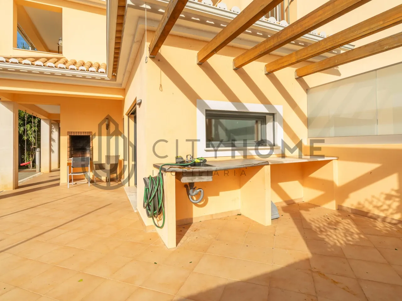 Contemporary Three-Bedroom House with Garden and Balcony in Portimão - View image 45 of 48