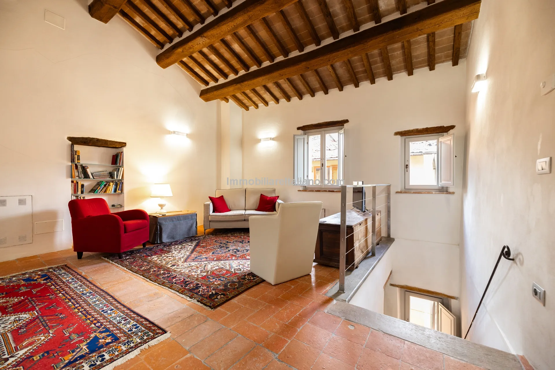 Chic Three-Storey Townhouse with Elevator in Historic Sansepolcro, Tuscany - View image 29 of 34
