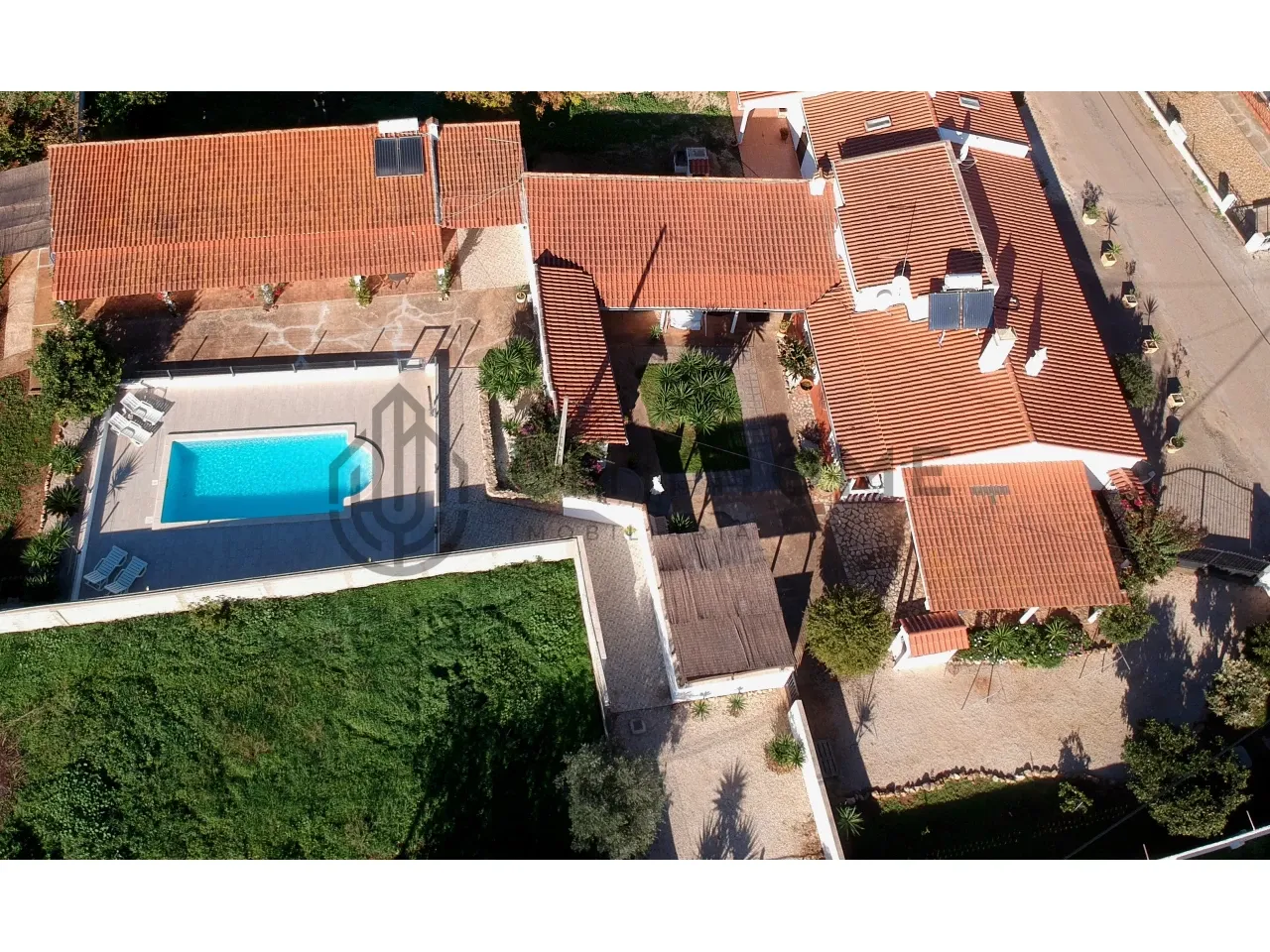 Expansive 7-Bedroom Villa with Pool and Garden in Albufeira, Portugal - Image 4