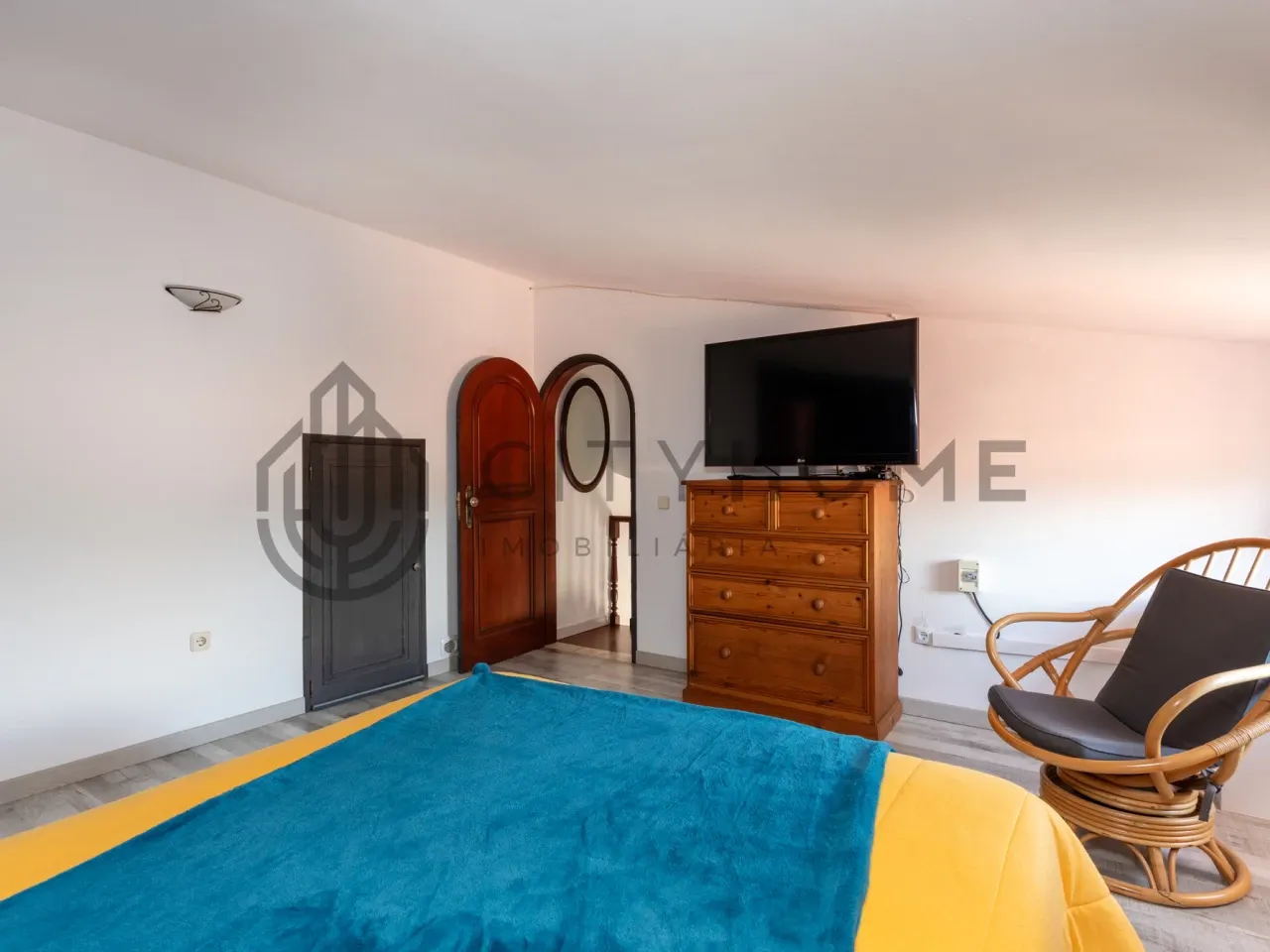 Expansive 7-Bedroom Villa with Pool and Garden in Albufeira, Portugal - View image 28 of 67