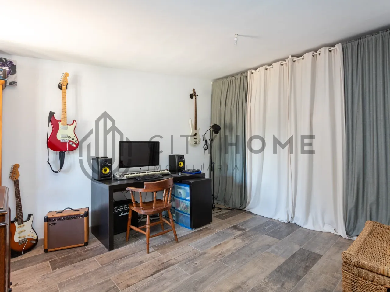 Expansive 7-Bedroom Villa with Pool and Garden in Albufeira, Portugal - View image 35 of 67