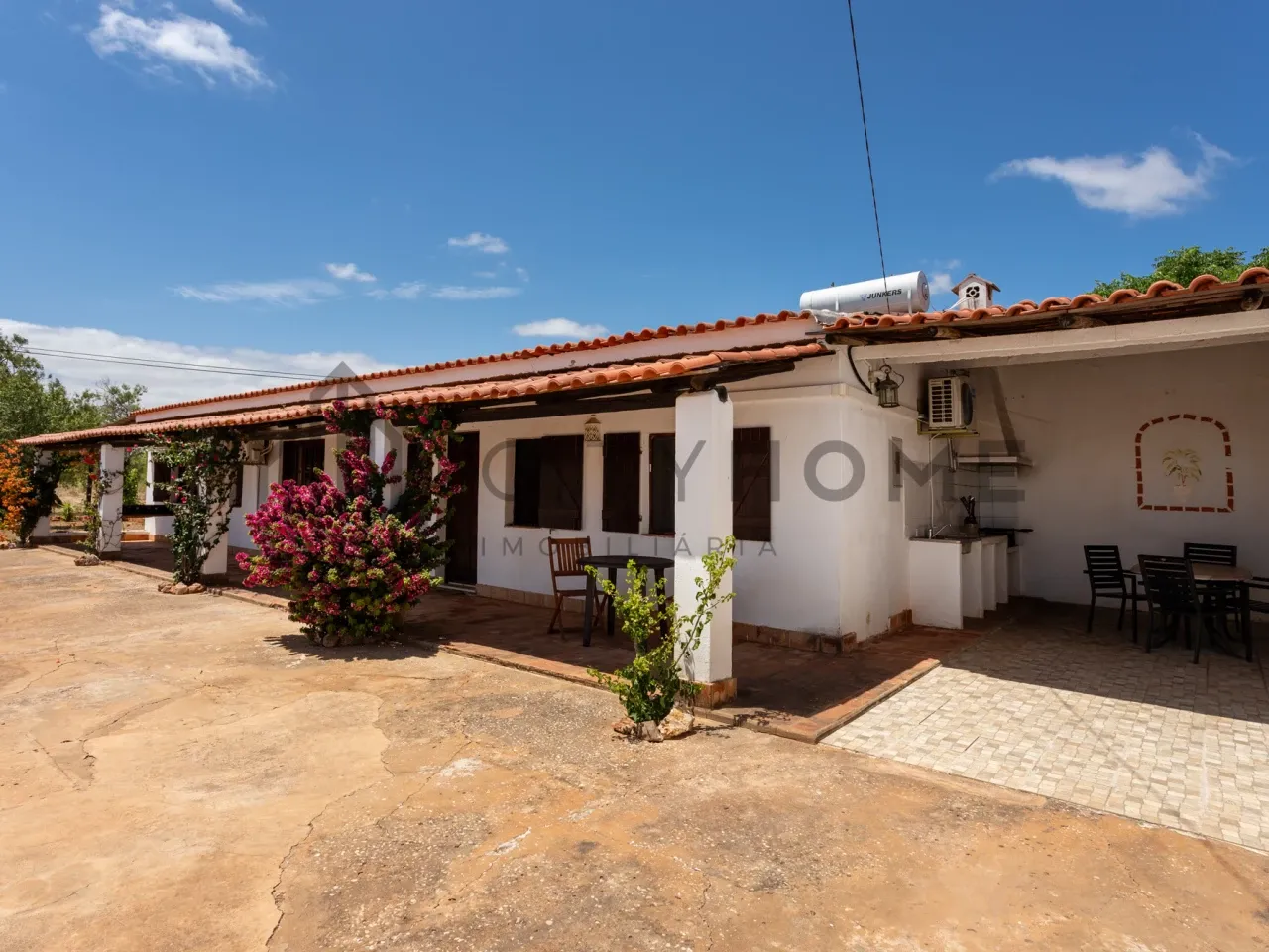 Expansive 7-Bedroom Villa with Pool and Garden in Albufeira, Portugal - View image 39 of 67