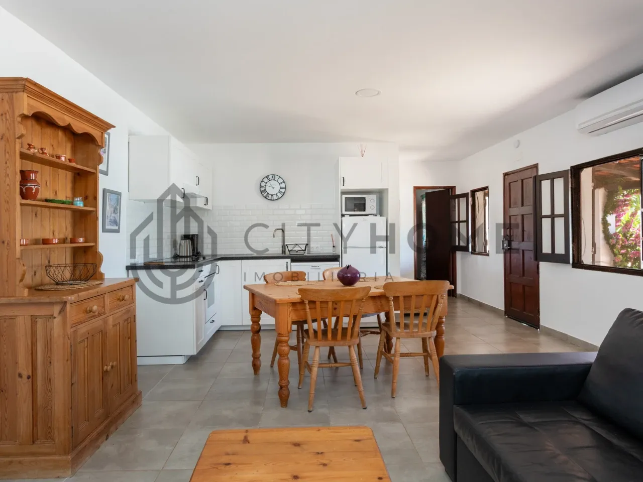 Expansive 7-Bedroom Villa with Pool and Garden in Albufeira, Portugal - View image 47 of 67