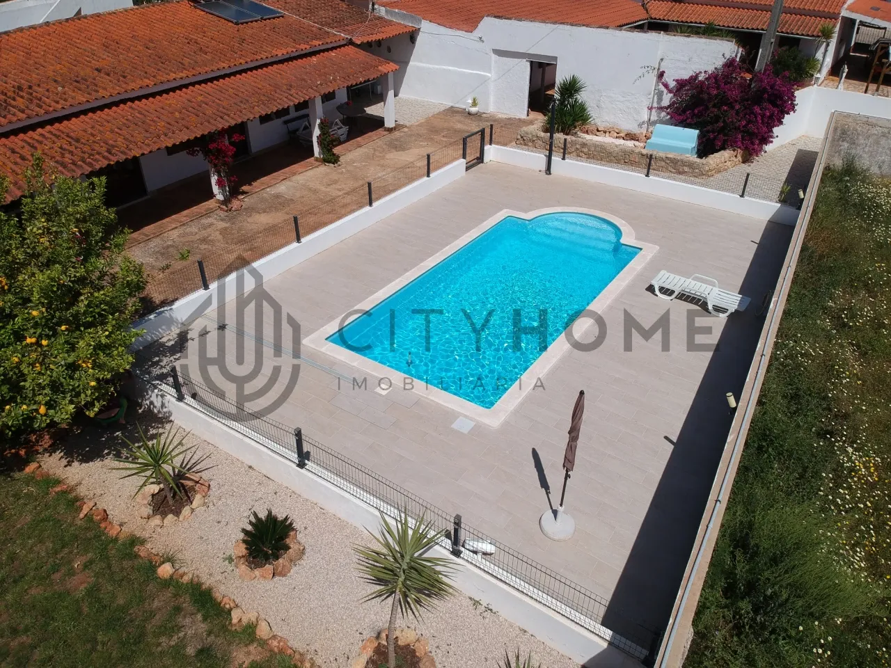 Expansive 7-Bedroom Villa with Pool and Garden in Albufeira, Portugal - View image 59 of 67