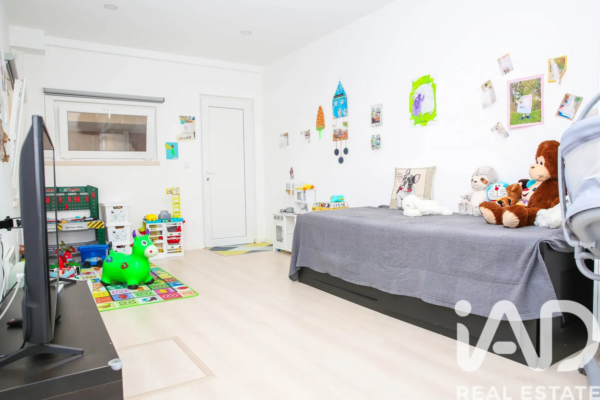 Contemporary 3-Bedroom House with Pool and Terrace in Coastal Lourinhã - View image 25 of 27