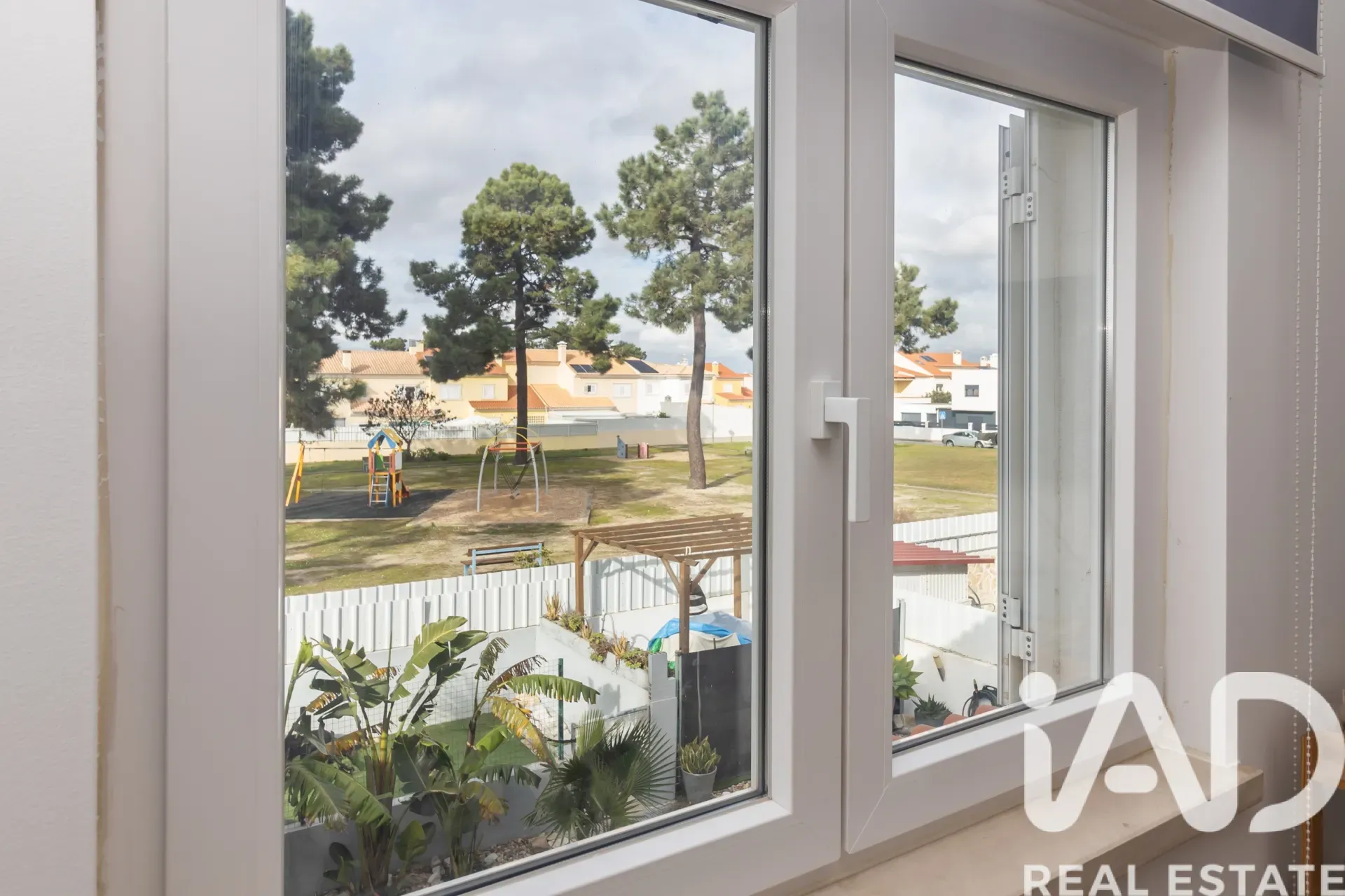 Moderne woning met 3 slaapkamers, balkon en parkeerplaats in Azeitão - Bekijk afbeelding 27 van 39