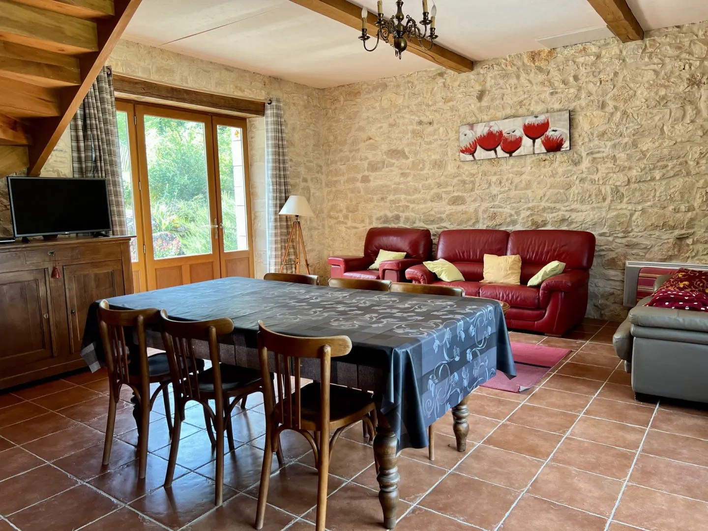 Expansive 6-Bedroom Country Retreat with Pool in Périgord Noir, Thenon - View image 17 of 50