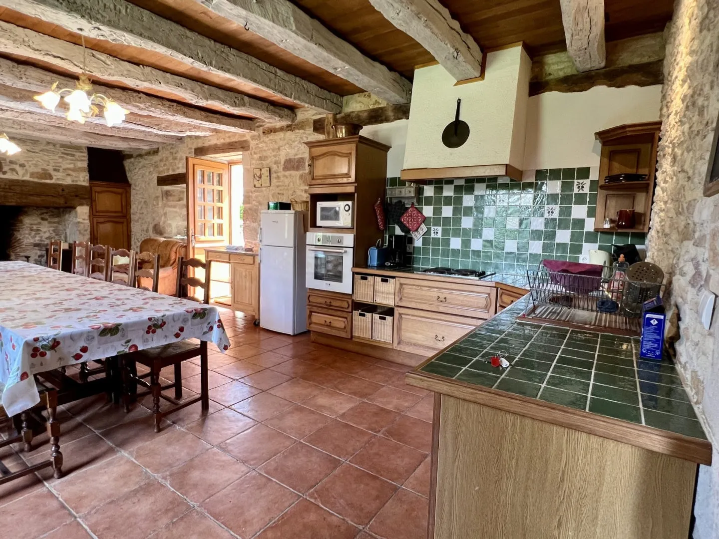 Expansive 6-Bedroom Country Retreat with Pool in Périgord Noir, Thenon - View image 36 of 50