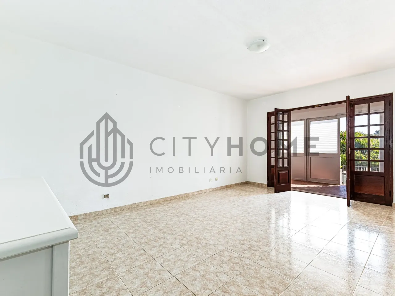 3-Bedroom Villa with Parking and Garden in Albufeira, Portugal - View image 8 of 22