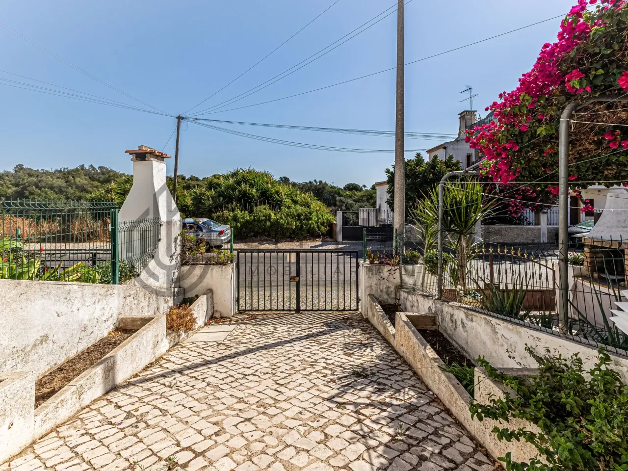 3-Bedroom Villa with Parking and Garden in Albufeira, Portugal - View image 20 of 22