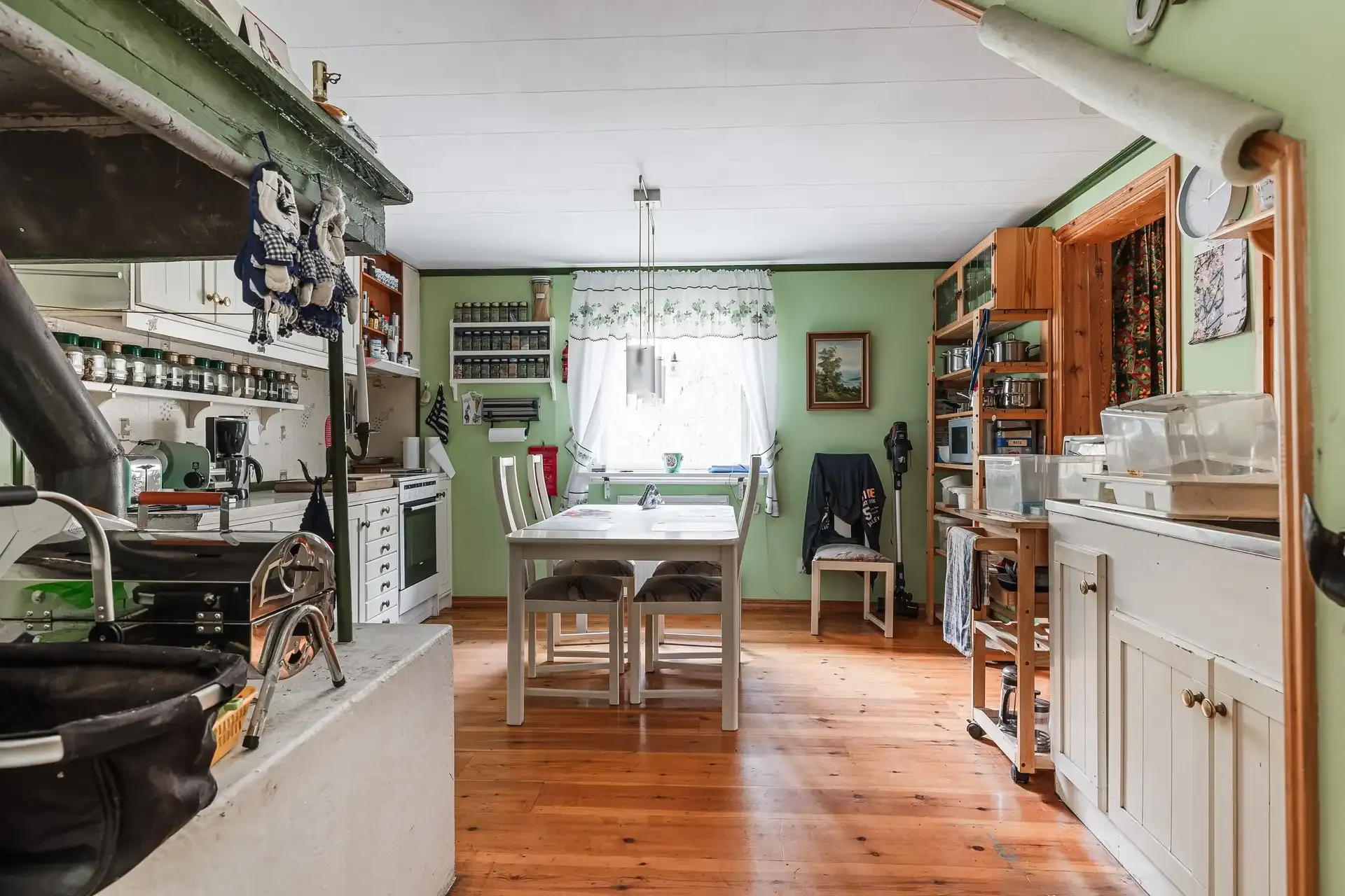 Early 1900s Swedish Country House with Expansive Garden in Jönköping - View image 13 of 28