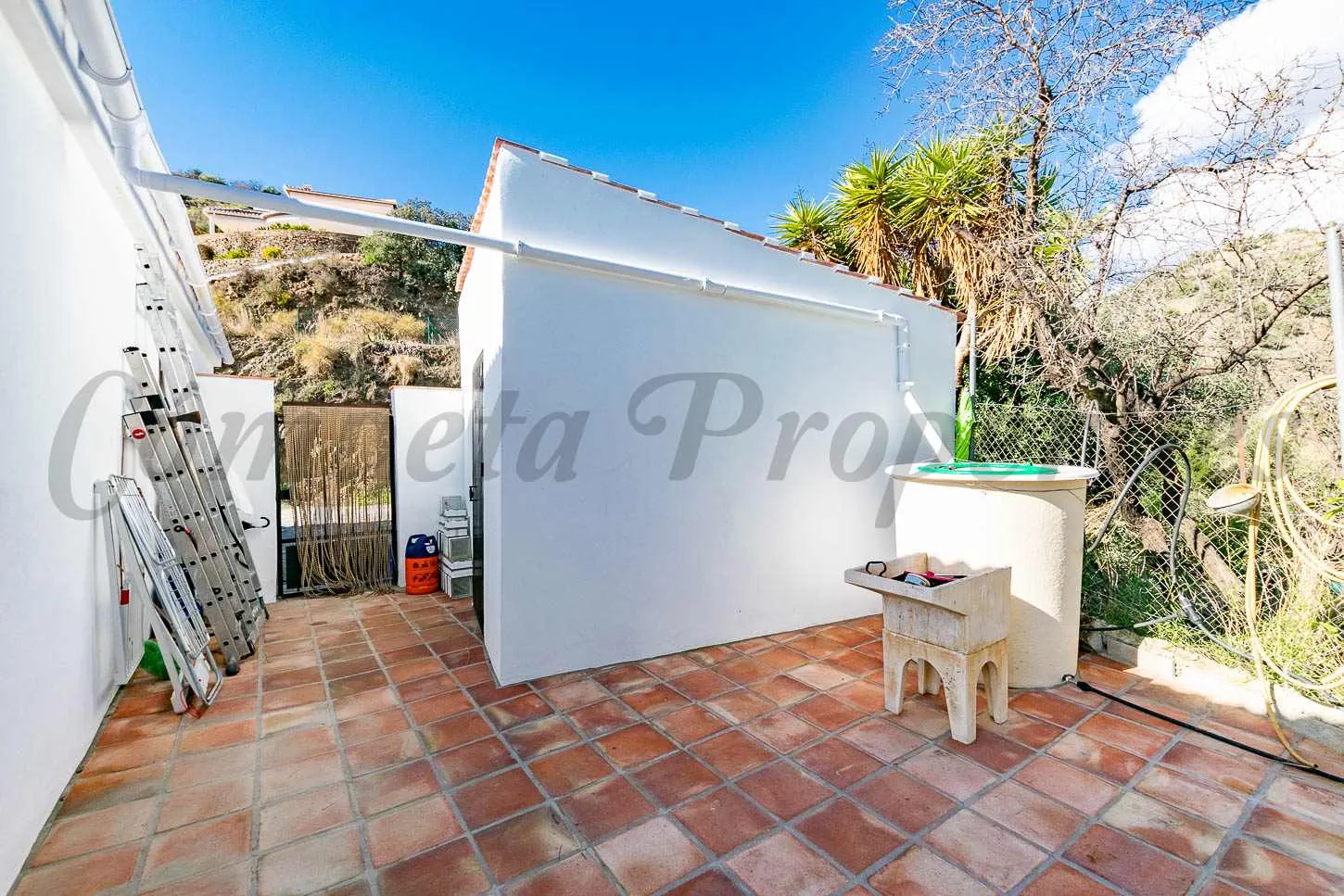 3-Bedroom Country House with Expansive Garden in Árchez, Málaga - View image 20 of 20