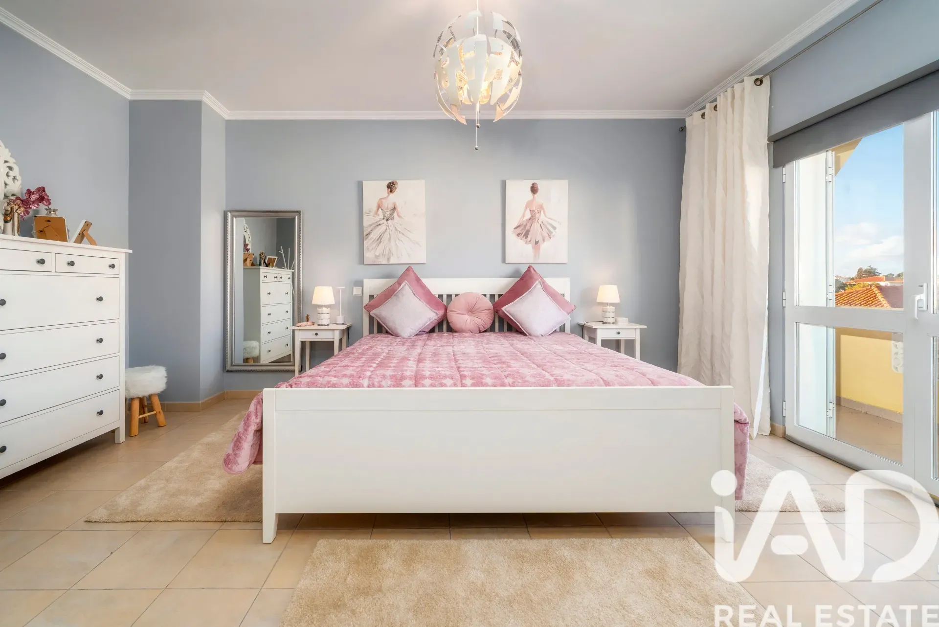 5-Bedroom Villa with Pool and Terrace in Quarteira, Portugal - View image 19 of 39