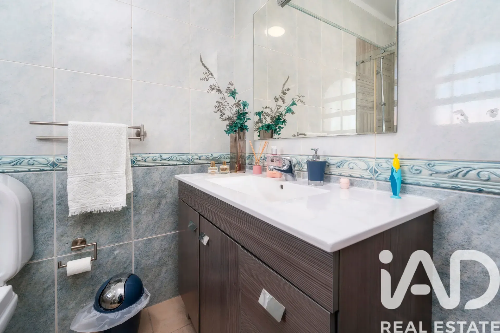 5-Bedroom Villa with Pool and Terrace in Quarteira, Portugal - View image 22 of 39