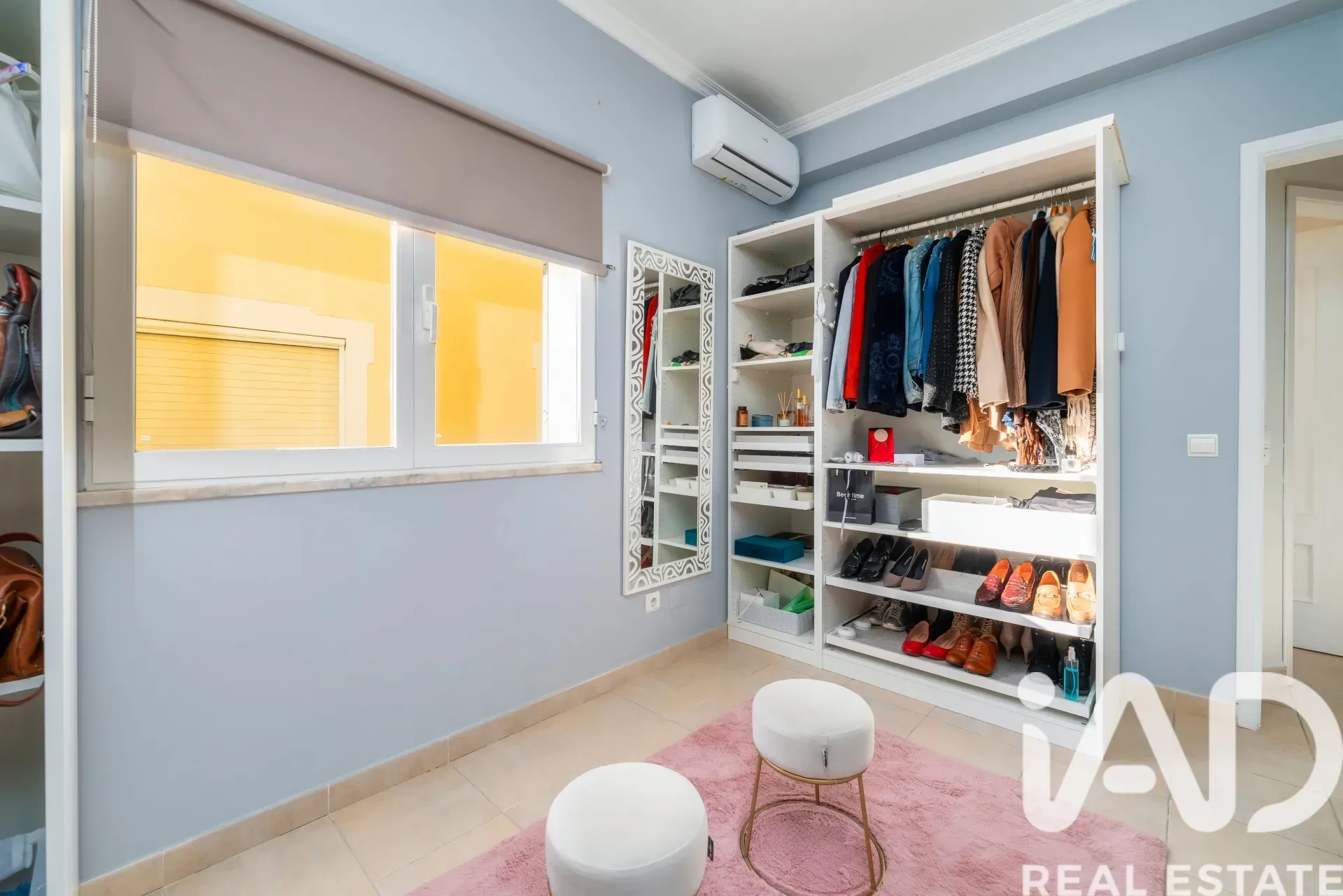 5-Bedroom Villa with Pool and Terrace in Quarteira, Portugal - View image 26 of 39