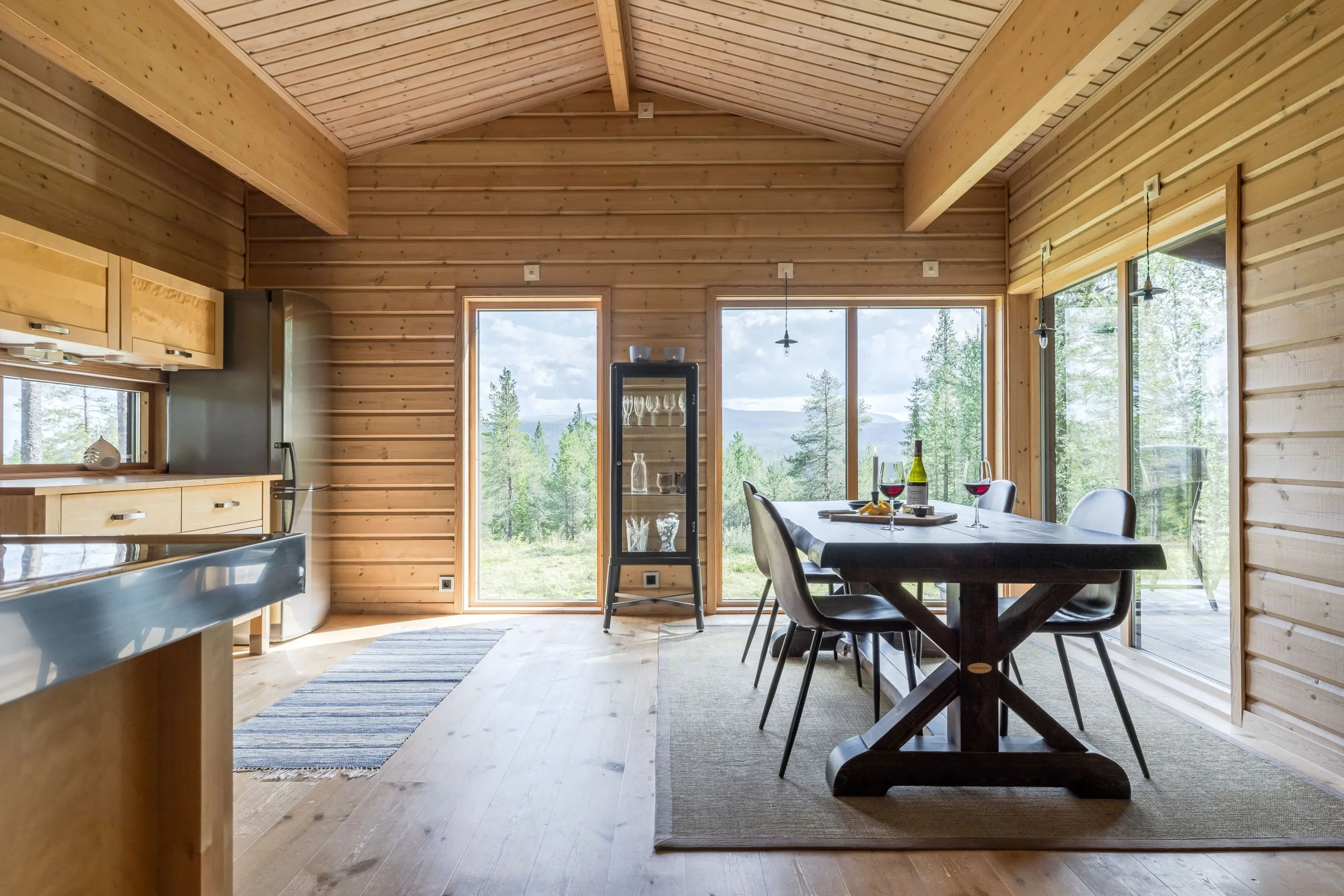 1970s Swedish 3-Bedroom House with Expansive Views of Lofsdalen - View image 9 of 36