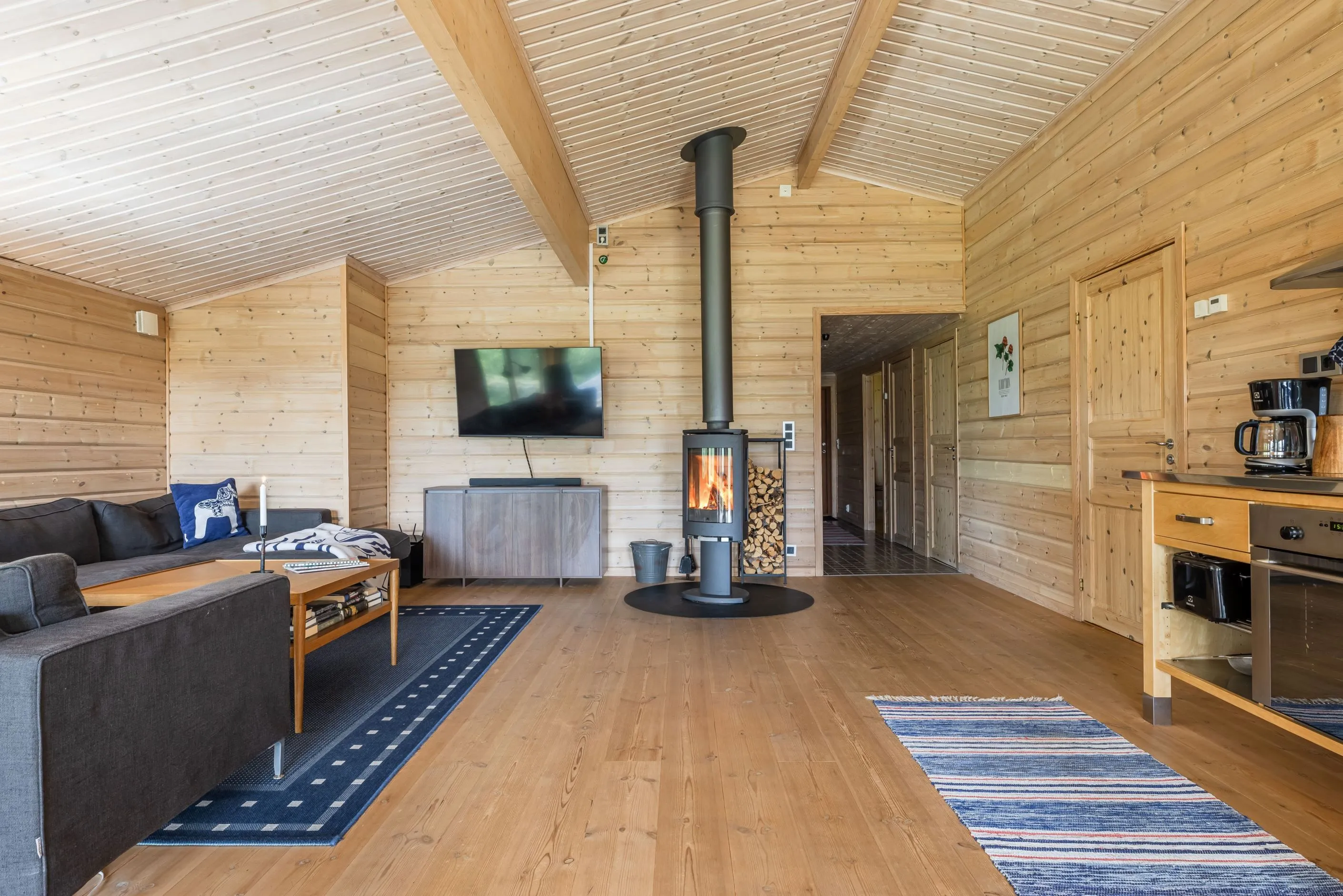 1970s Swedish 3-Bedroom House with Expansive Views of Lofsdalen - View image 14 of 36