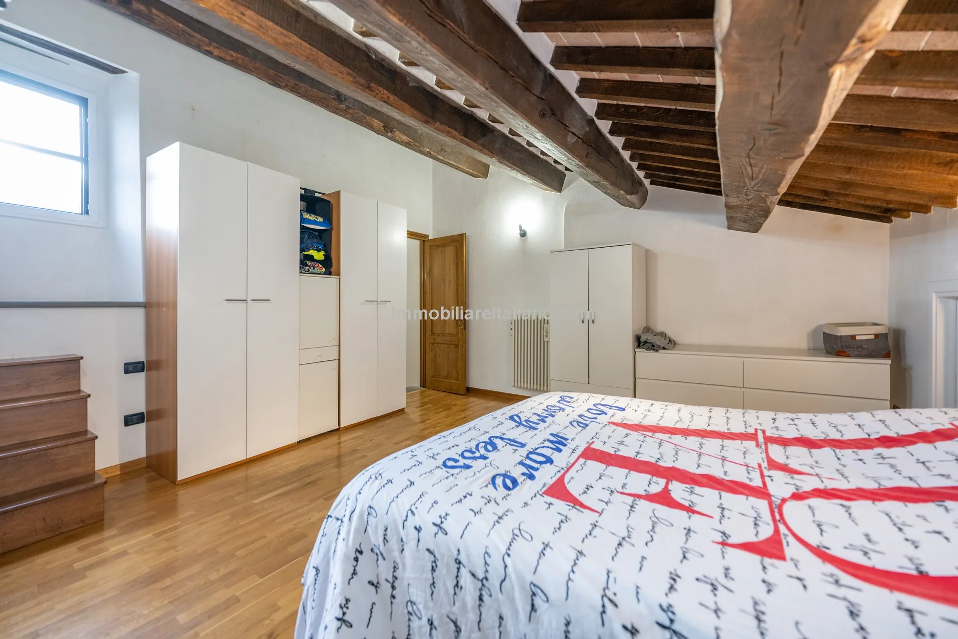 Modern One-Bedroom Apartment in Historic Sansepolcro with Dual Bathrooms - View image 24 of 27