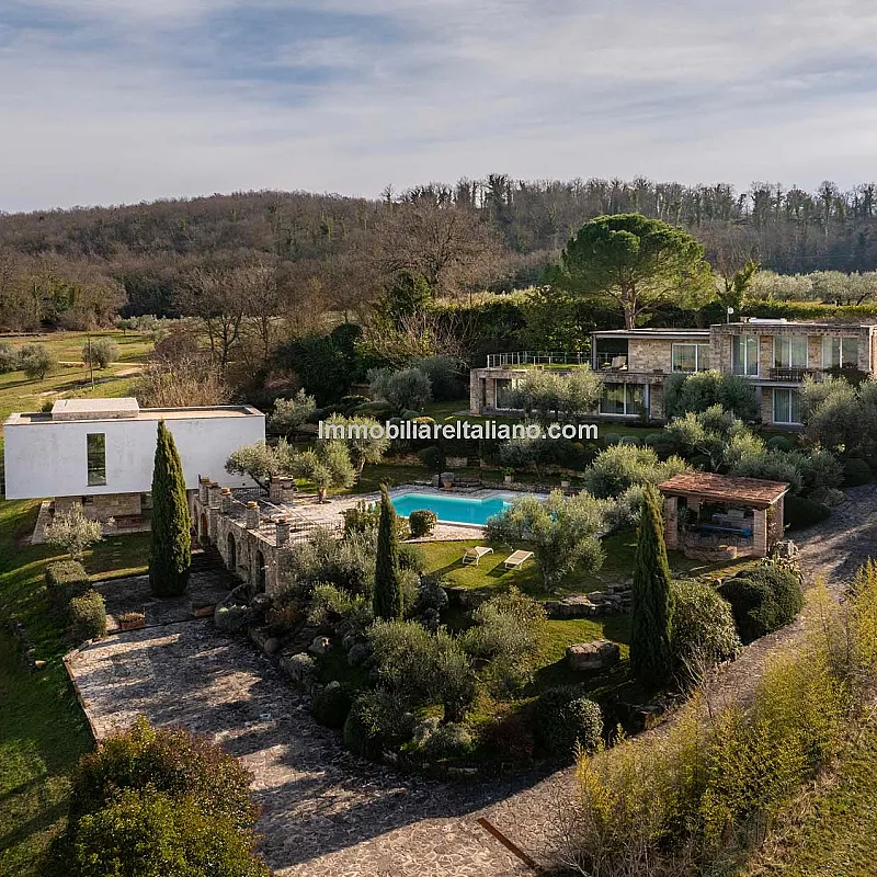 Contemporary 4-Bedroom Villa with Pool and Gardens in Scenic Todi, Umbria