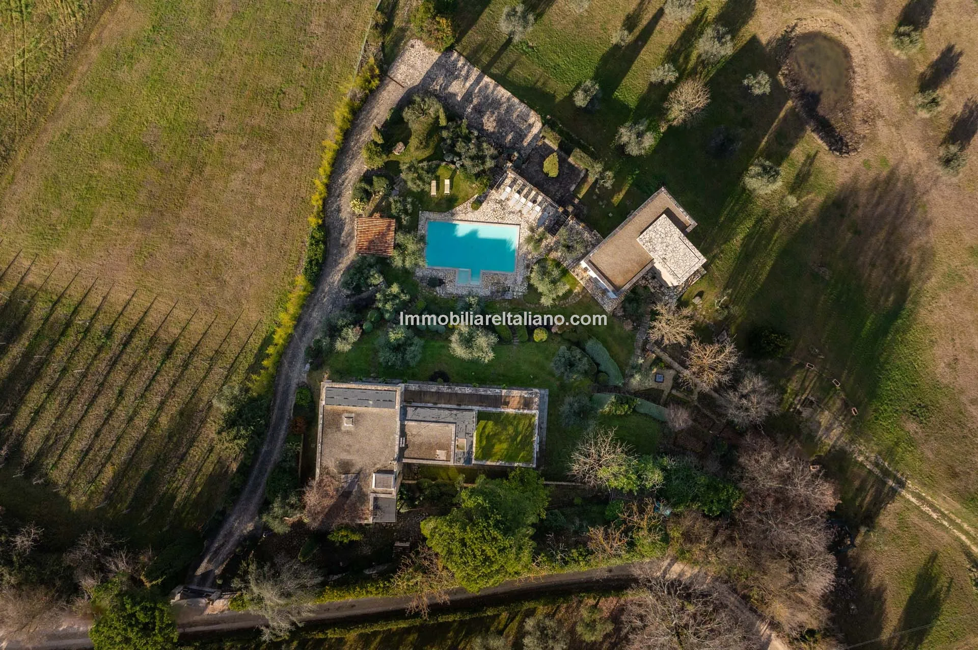 Contemporary 4-Bedroom Villa with Pool and Gardens in Scenic Todi, Umbria - View image 18 of 72