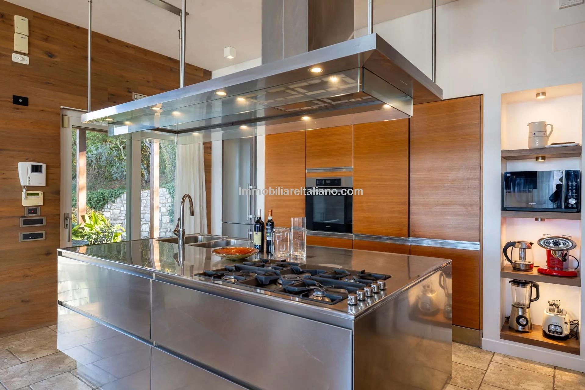 Contemporary 4-Bedroom Villa with Pool and Gardens in Scenic Todi, Umbria - View image 28 of 72